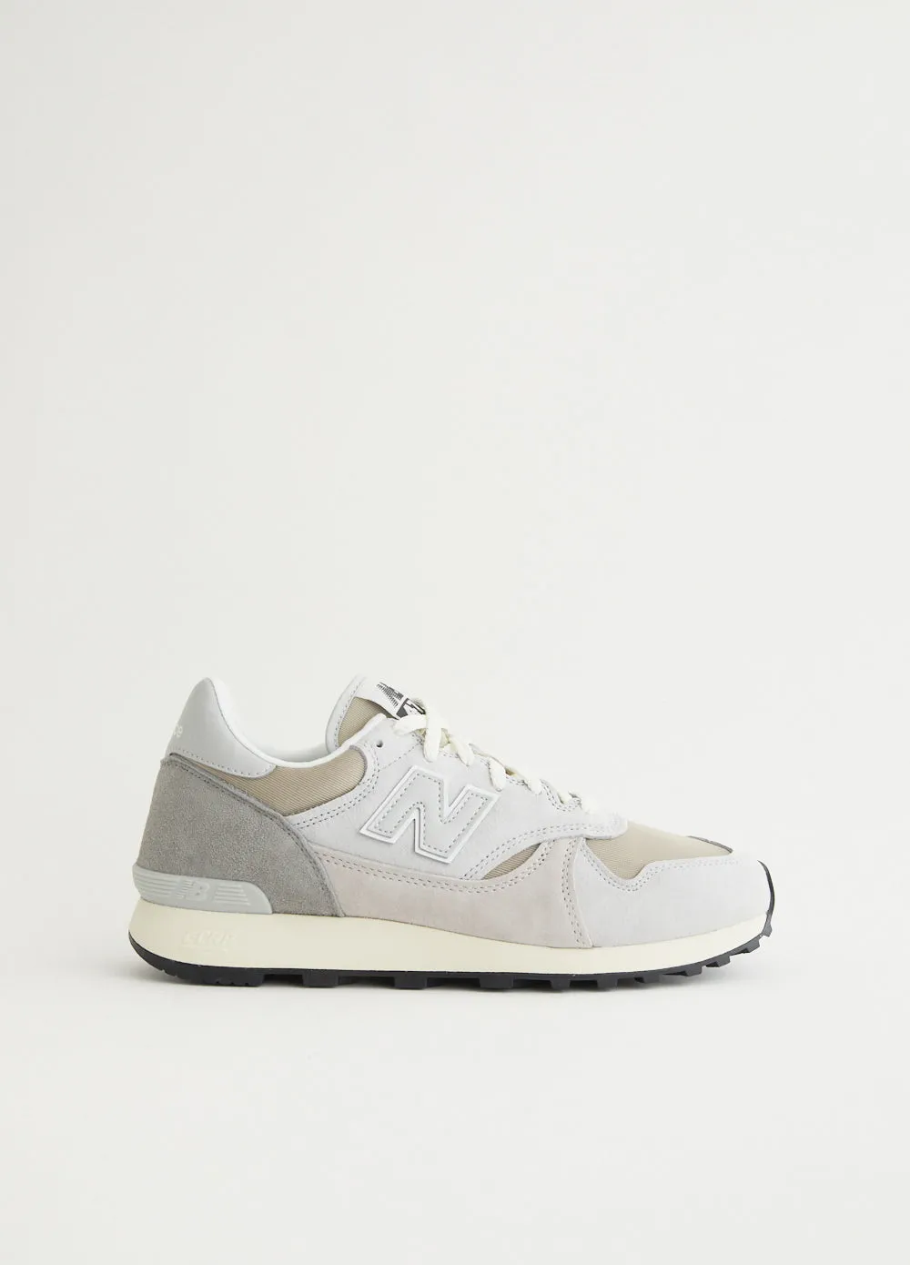 475 'Stoneware Brighton Grey' Sneakers New Balance 9060 Outfits Women
