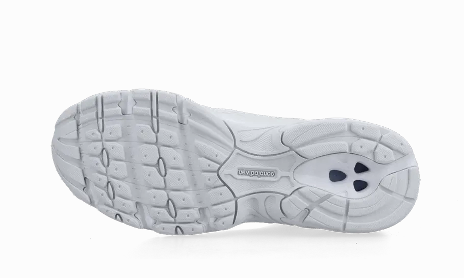 530 Triple White Kids' New Balance Cleats