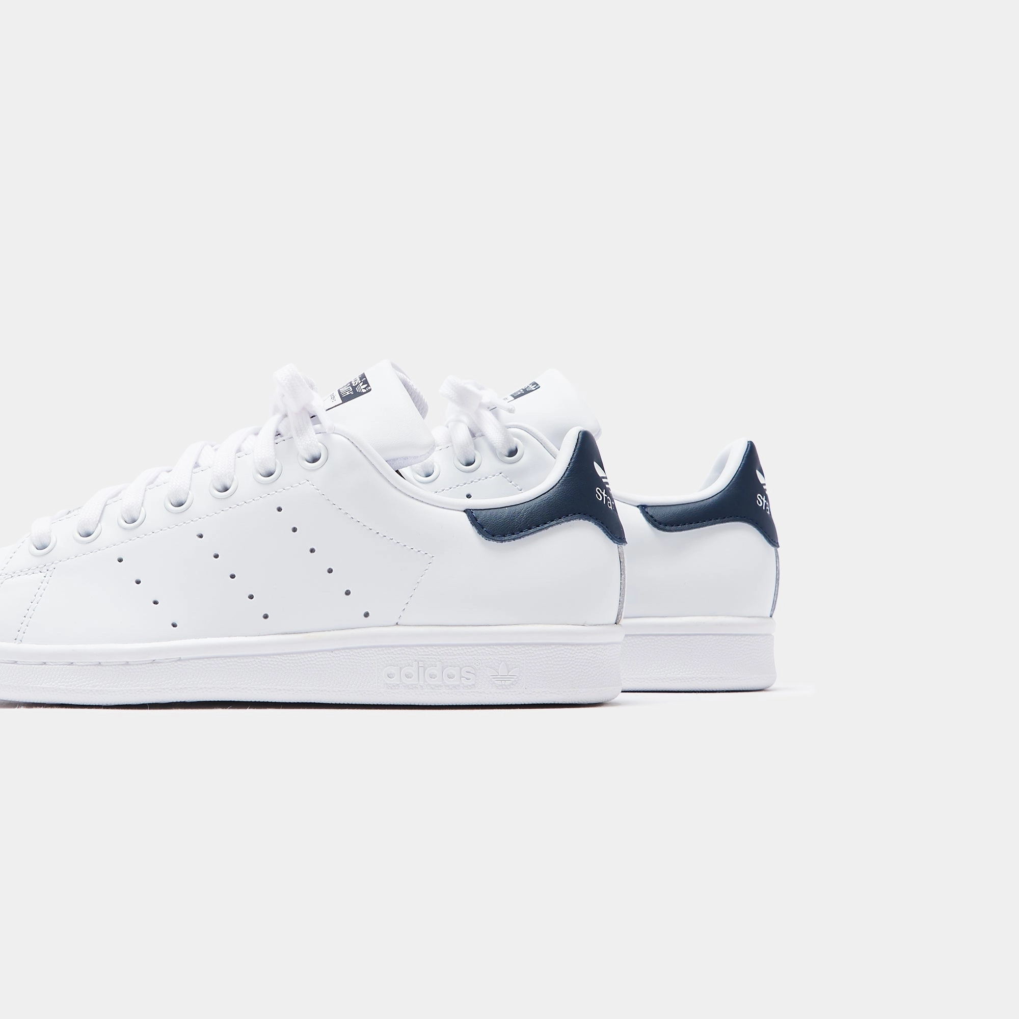 Adidas Cna Shoes adidas Originals WMNS Stan Smith - White / New Navy