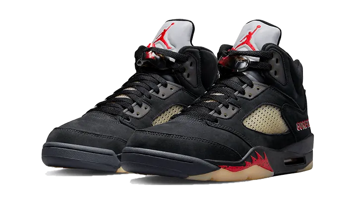 Man In Sneakers Air Jordan 5 Retro Gore-Tex Off-Noir