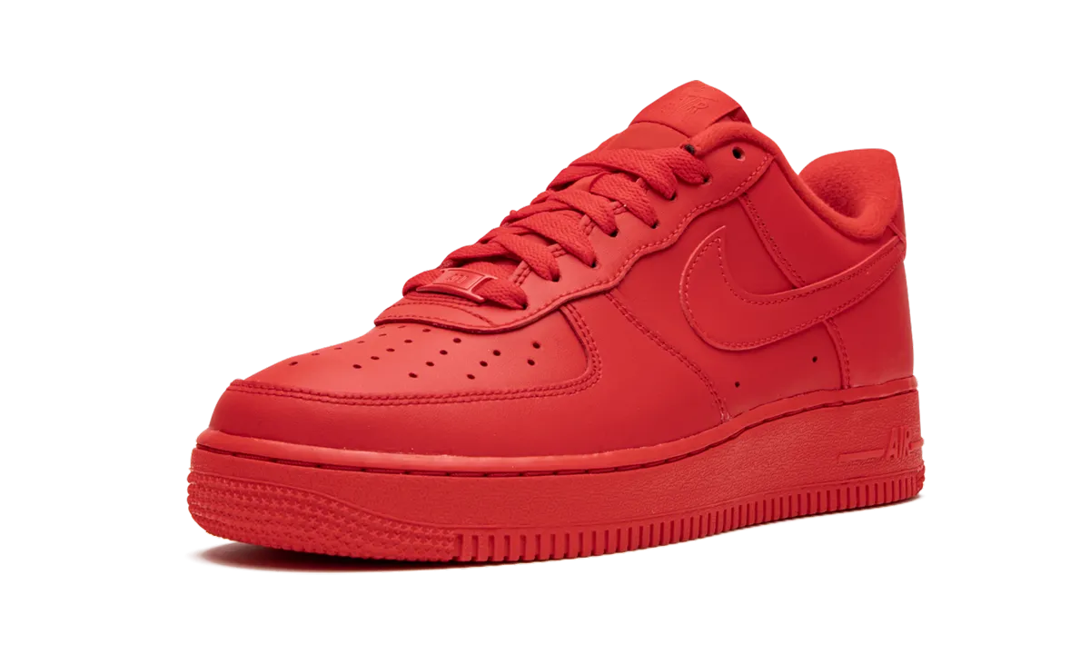 Casual Cleat Shoes Air Force 1 '07 LV8 "Triple Red"