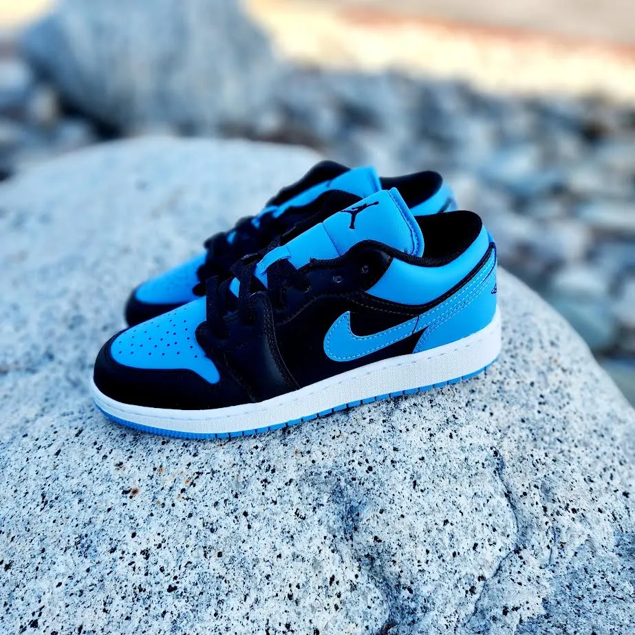 1. NULL Air Jordan 1 Low GS 'UNC Toe"