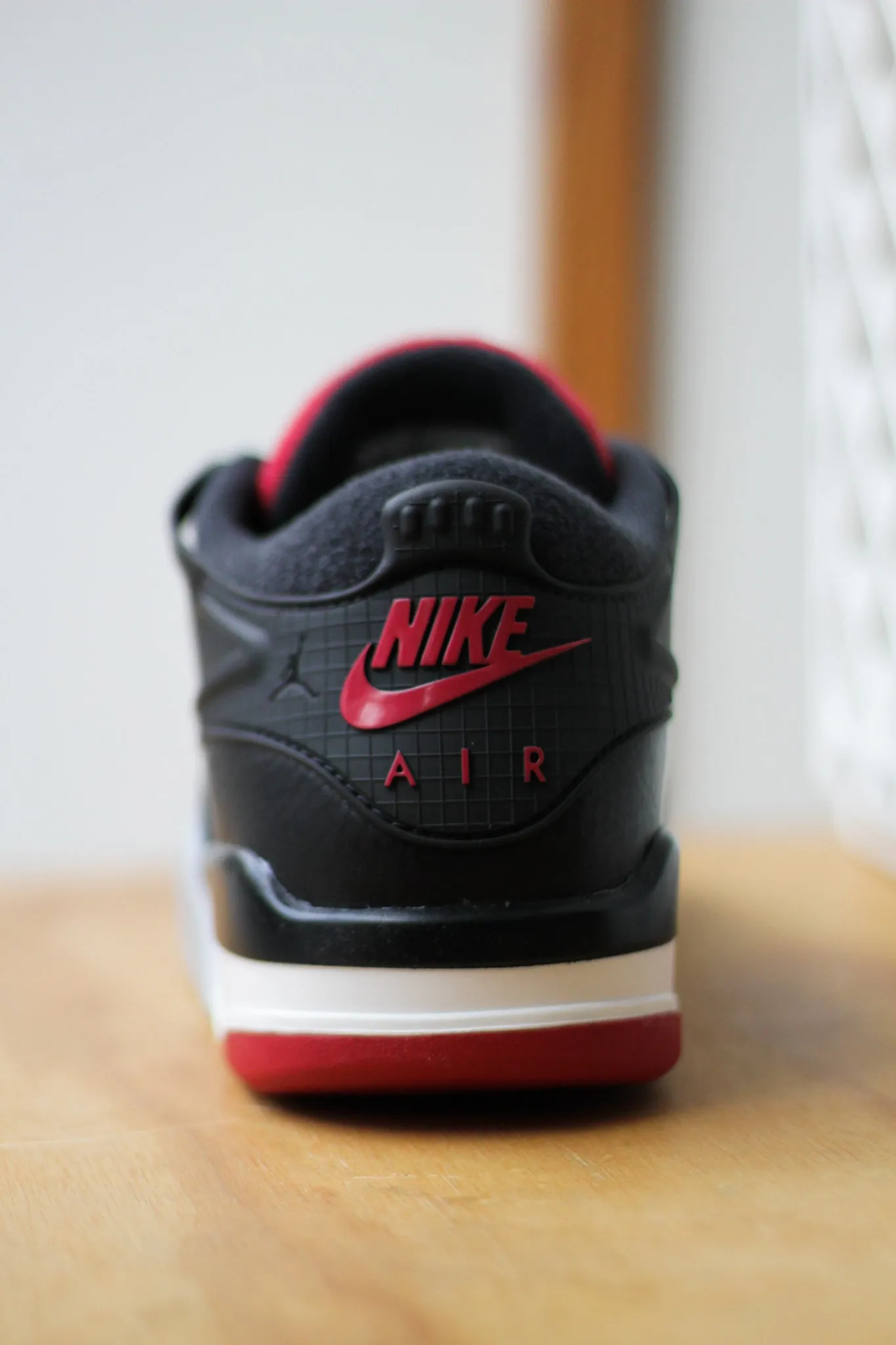 White Walking Sneakers AIR JORDAN 4 RM "BLACK/VARSITY RED-WOLF GREY-WHITE"