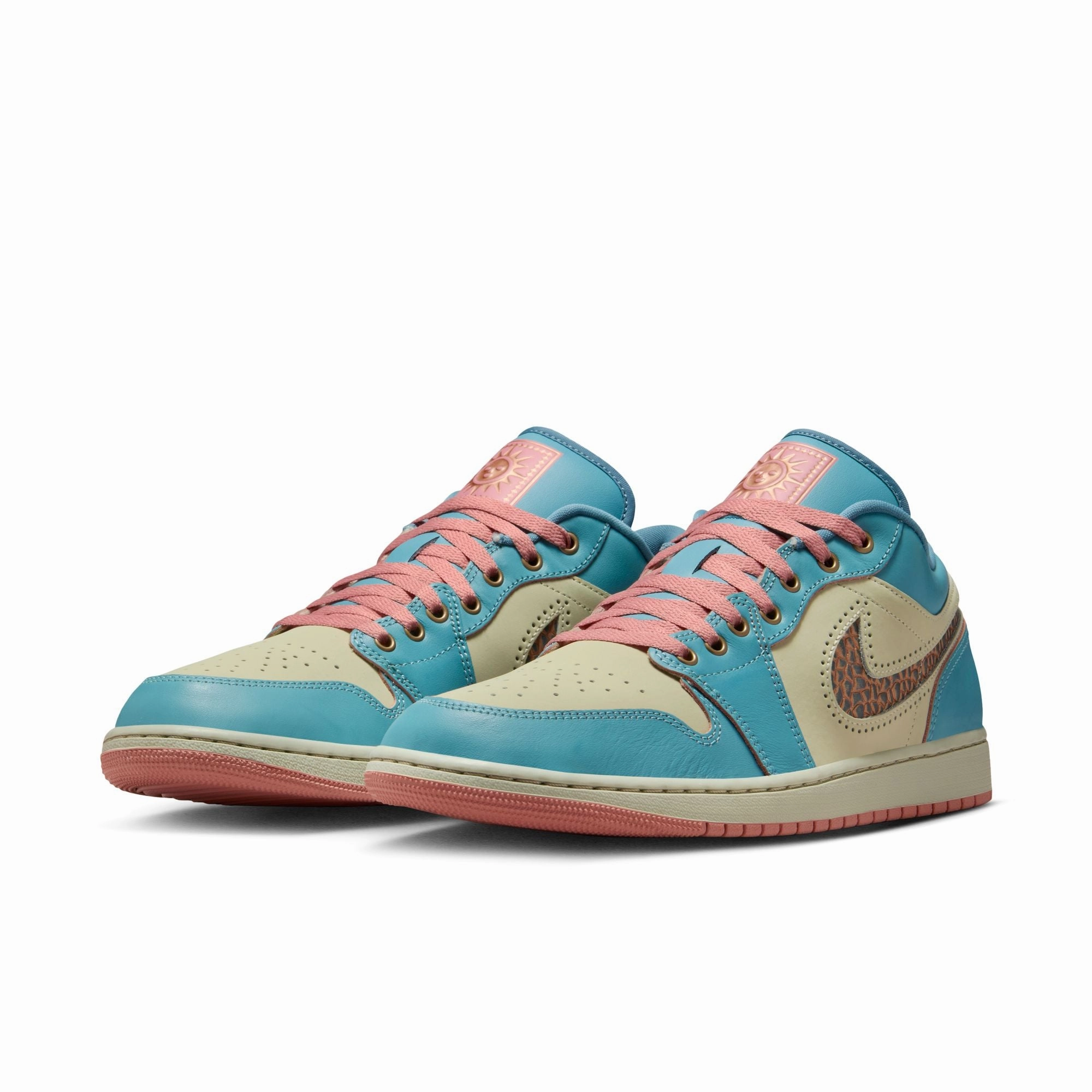 AIR JORDAN 1 LOW SE DENIM TURQ/SMOKEY BLUE-RED STARDUST IM8120-464 Dr Scholls Sneakers