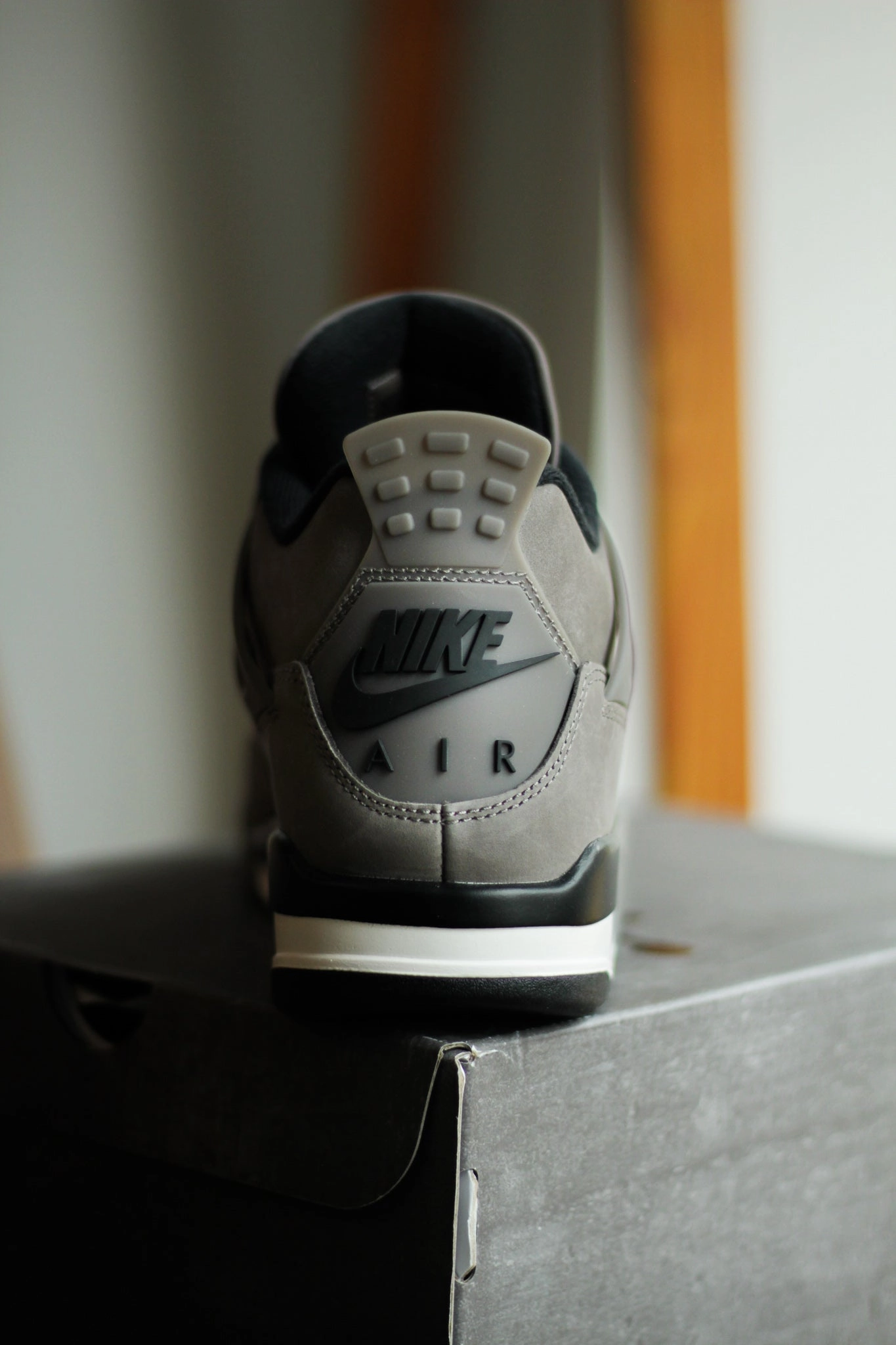 Sneakers On Wheels AIR JORDAN 4 RETRO "CAVE STONE/BLACK-PHANTOM"