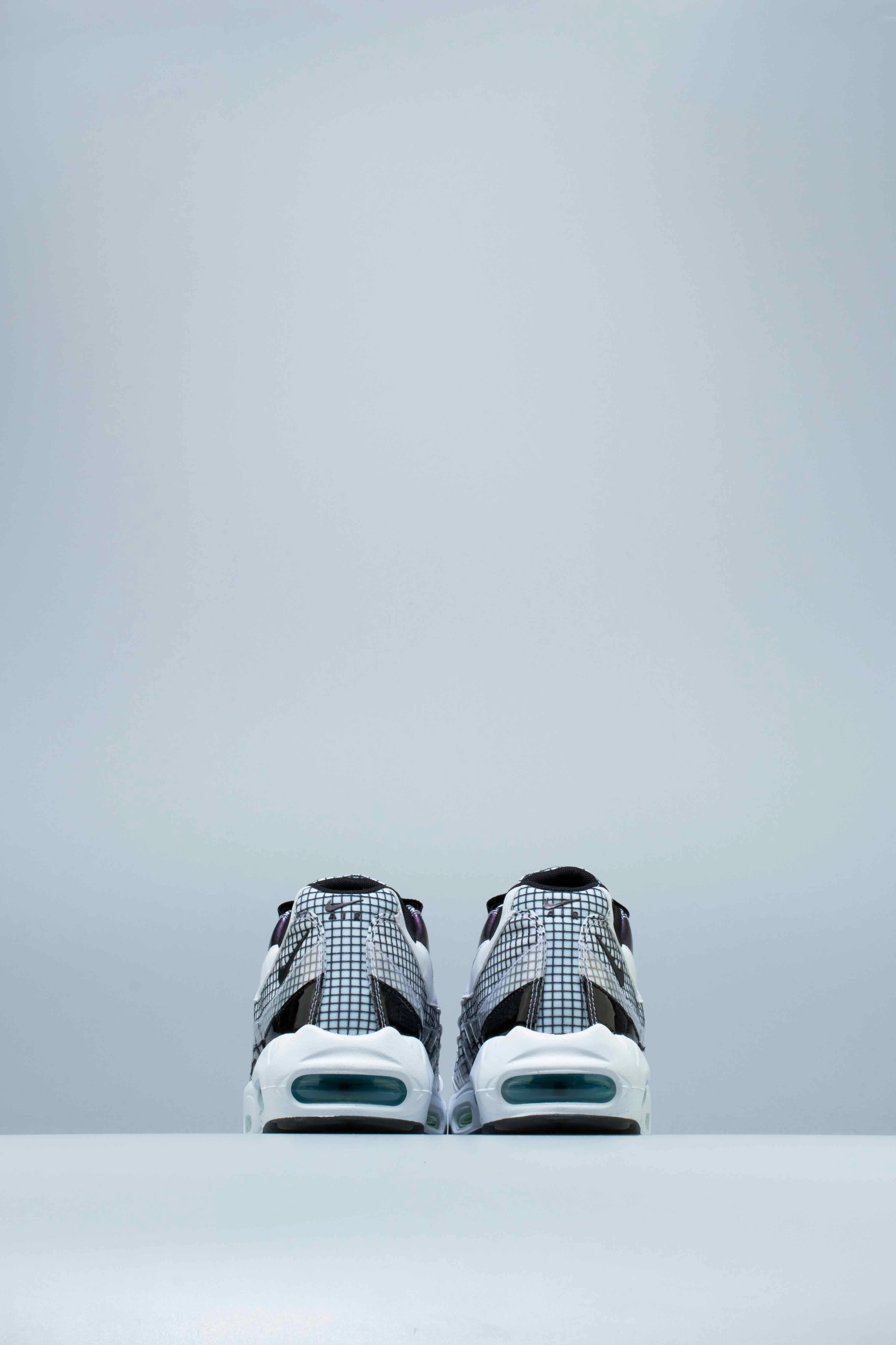Air Max 95 Grid Pack Mens Shoe - White/Black/Blue Glaze/Lime Blast First Ever Nike Shoe Made