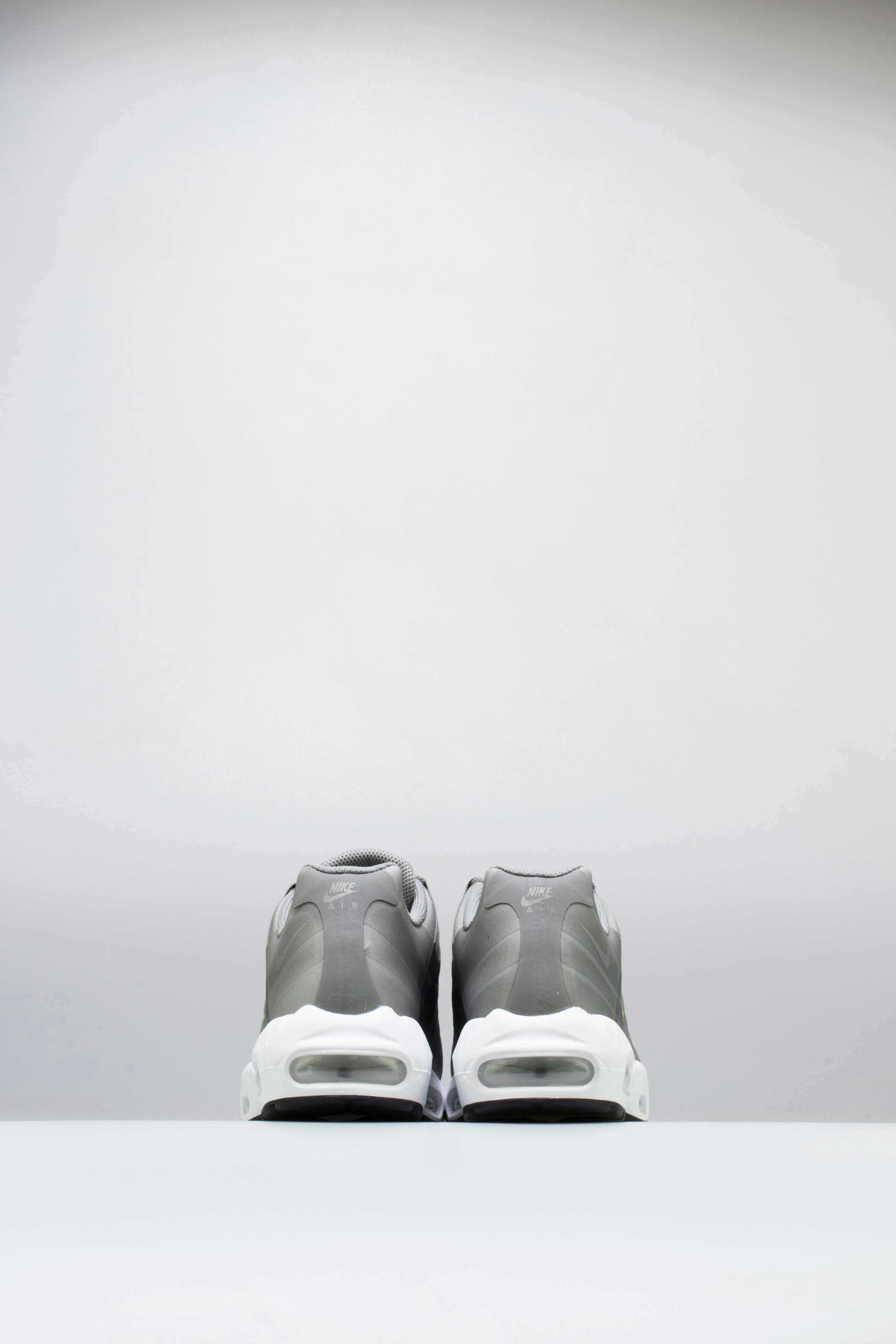 Air Max 95 Nx Gpx Volt Mens Shoe - Dust/Volt Dark Pewter/White Nike Metallic Shoes