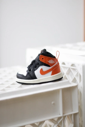 JORDAN 1 MID (TD) "STARFISH/BLACK-WHITE-SAIL" Brogue Sneakers