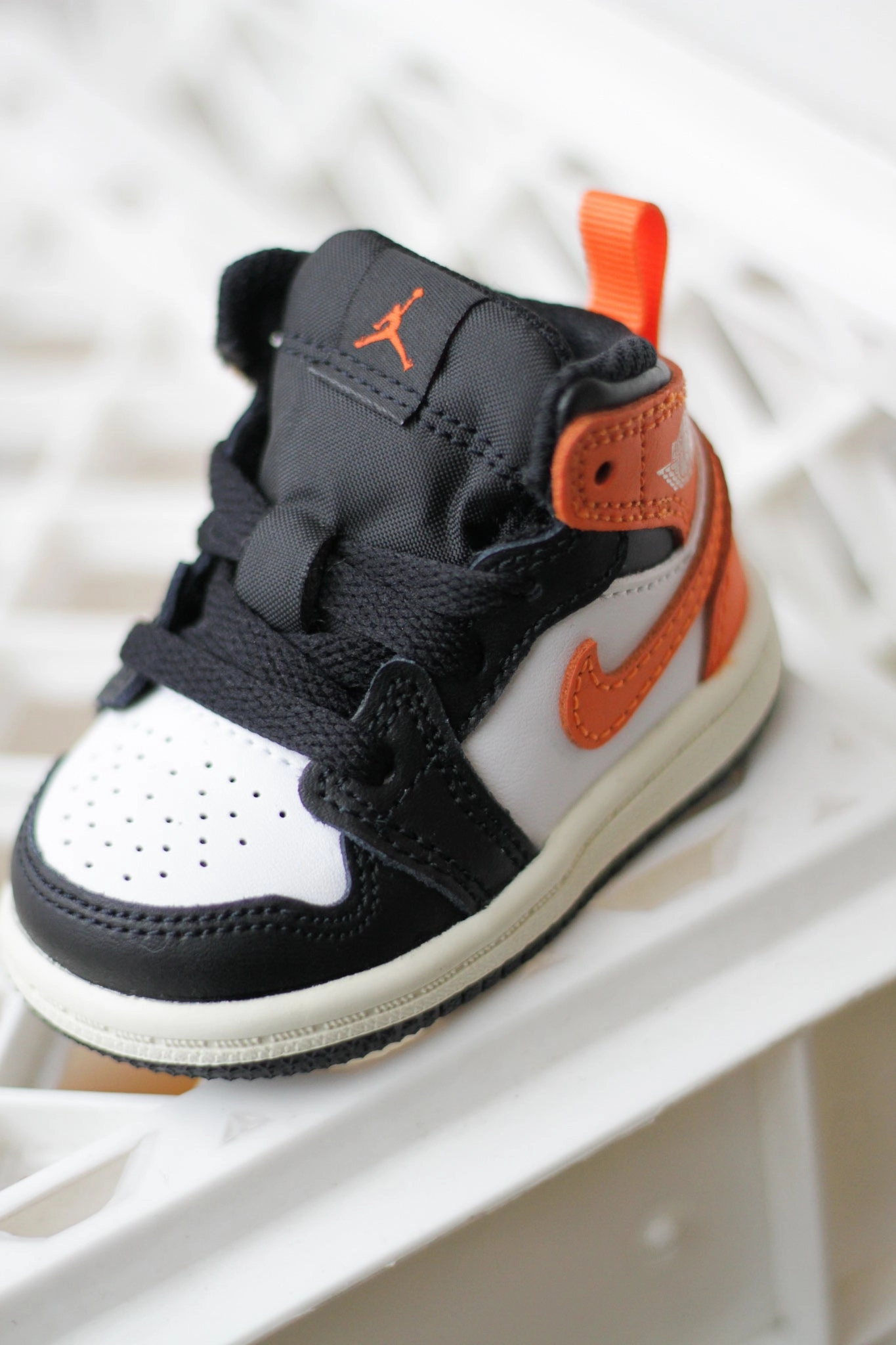 Koston Sneakers JORDAN 1 MID (TD) "STARFISH/BLACK-WHITE-SAIL"