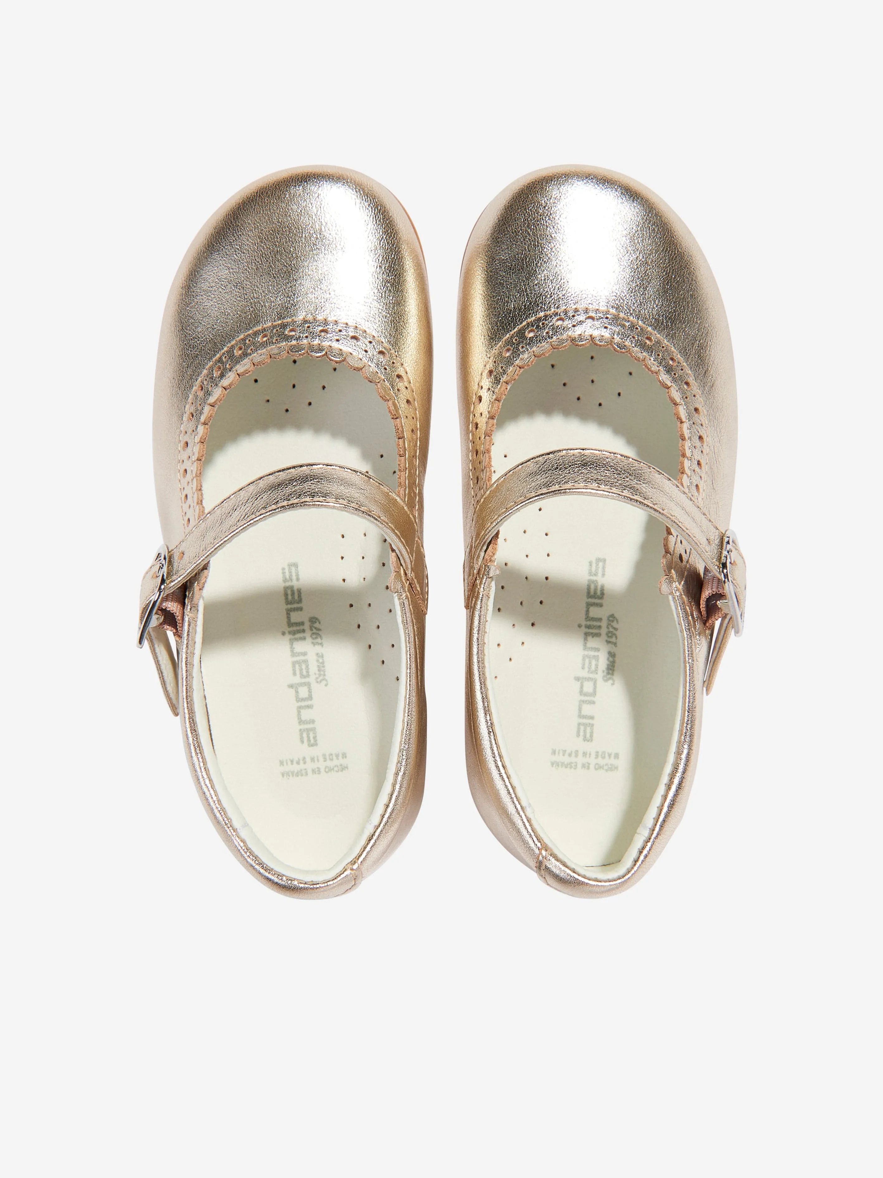 Andanines Girls Scalloped Edge Mary Jane Shoes in Gold Casual Shoes To Wear With Capris