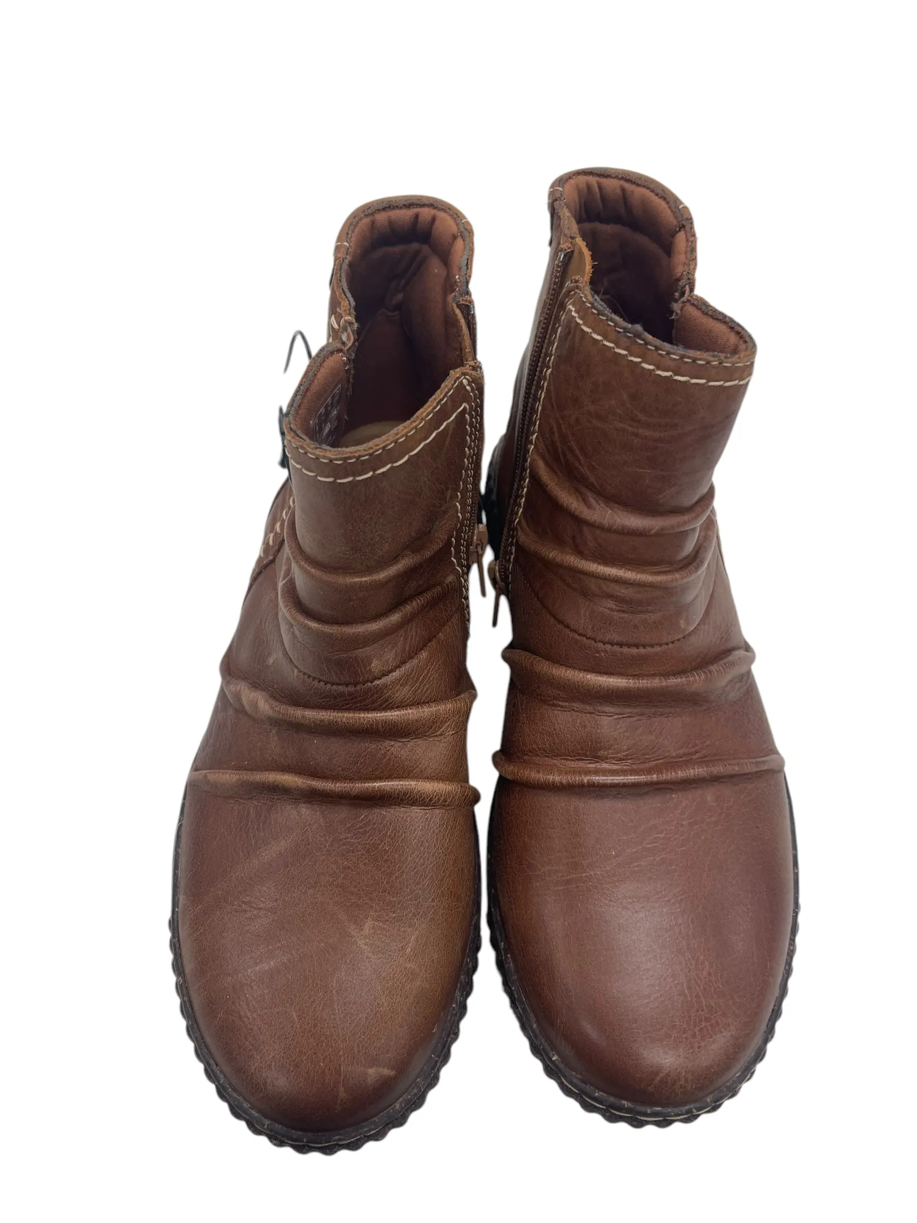 Low Heel Knee High Boots Boots Ankle Flats By Clarks In Brown, Size: 7.5