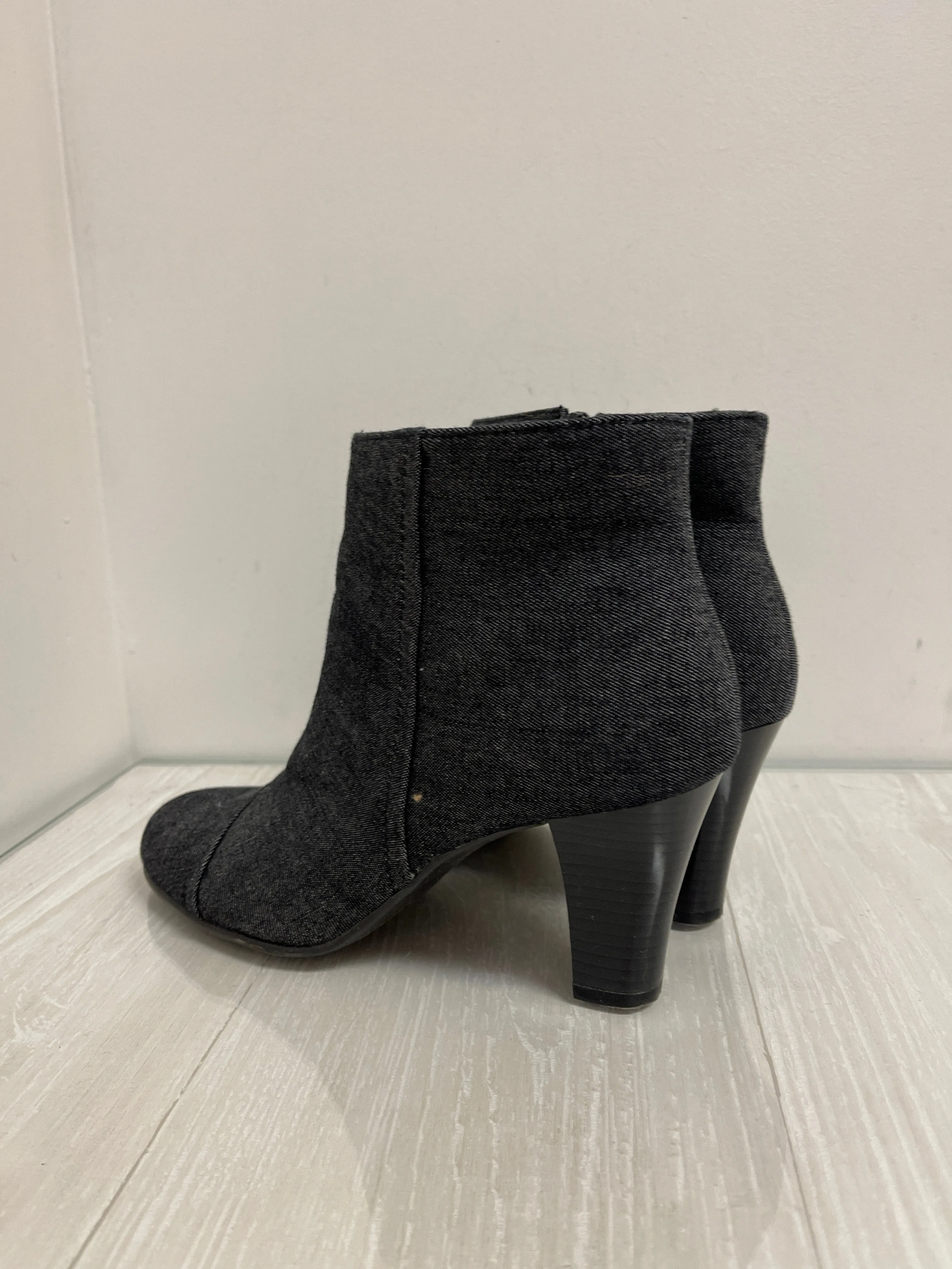 Boots Ankle Heels By Aerosoles In Grey, Size: 10 Allen Edmond Boots