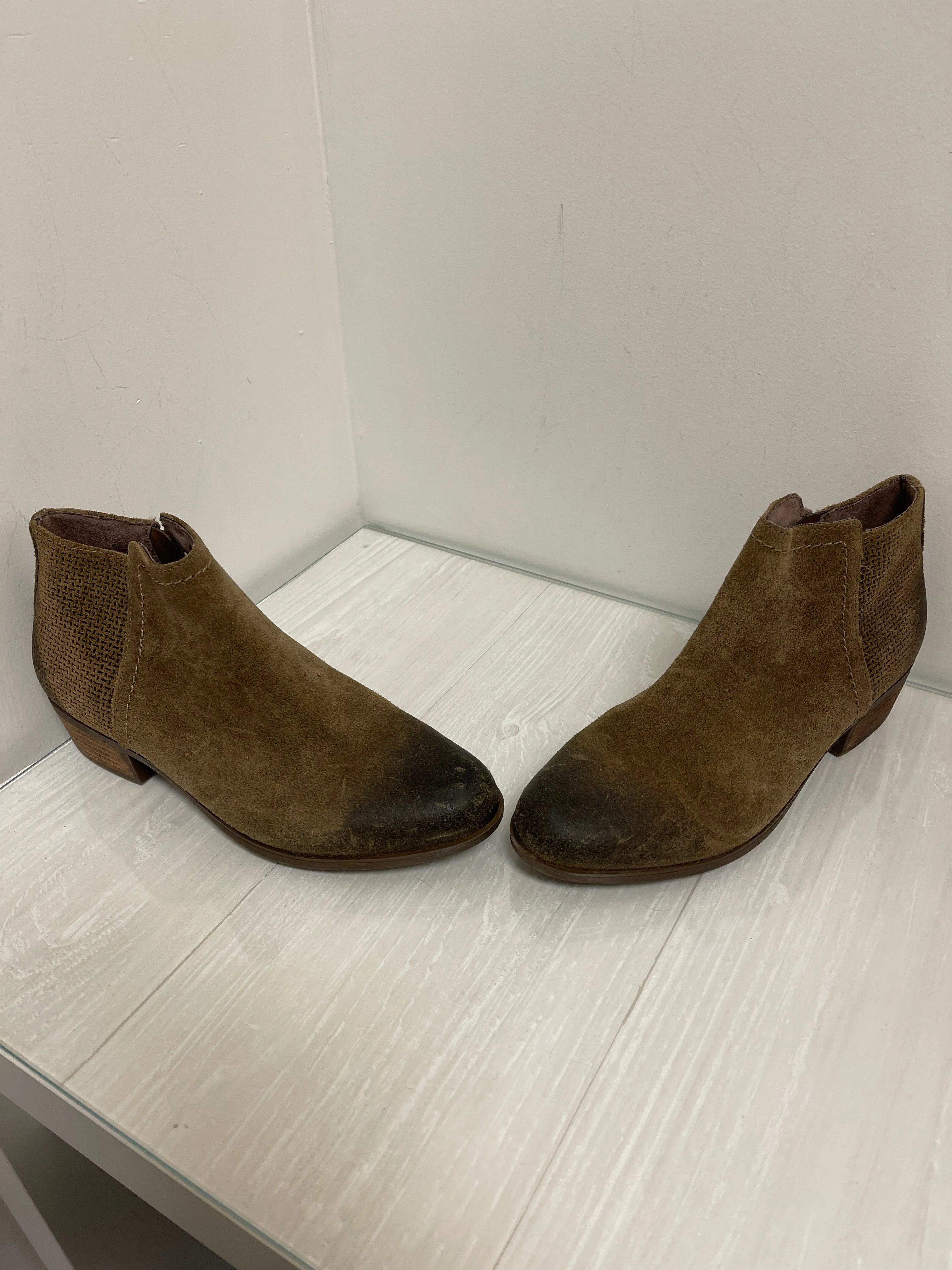 Gators Boots Boots Ankle Heels By Rockport In Brown, Size: 6.5