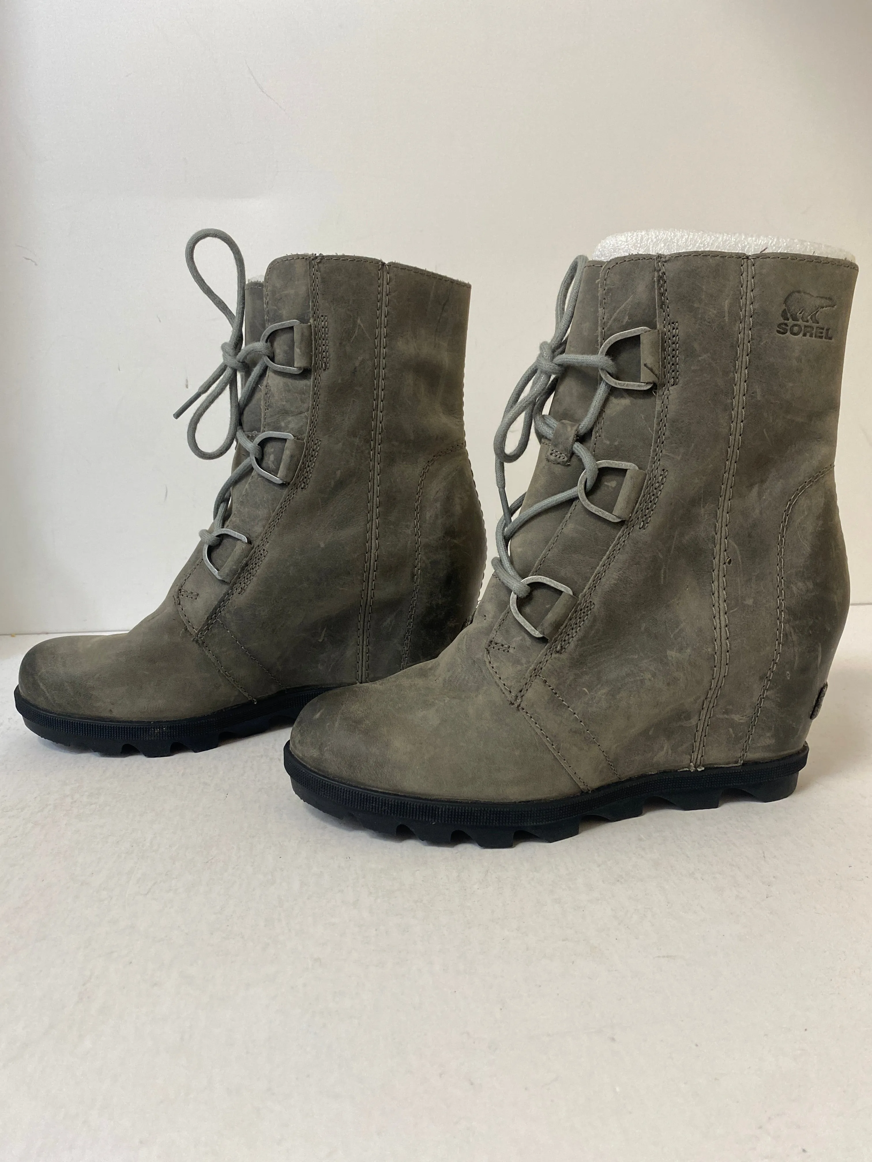Boots Ankle Heels By Sorel In Grey, Size: 8.5 Patent Boots