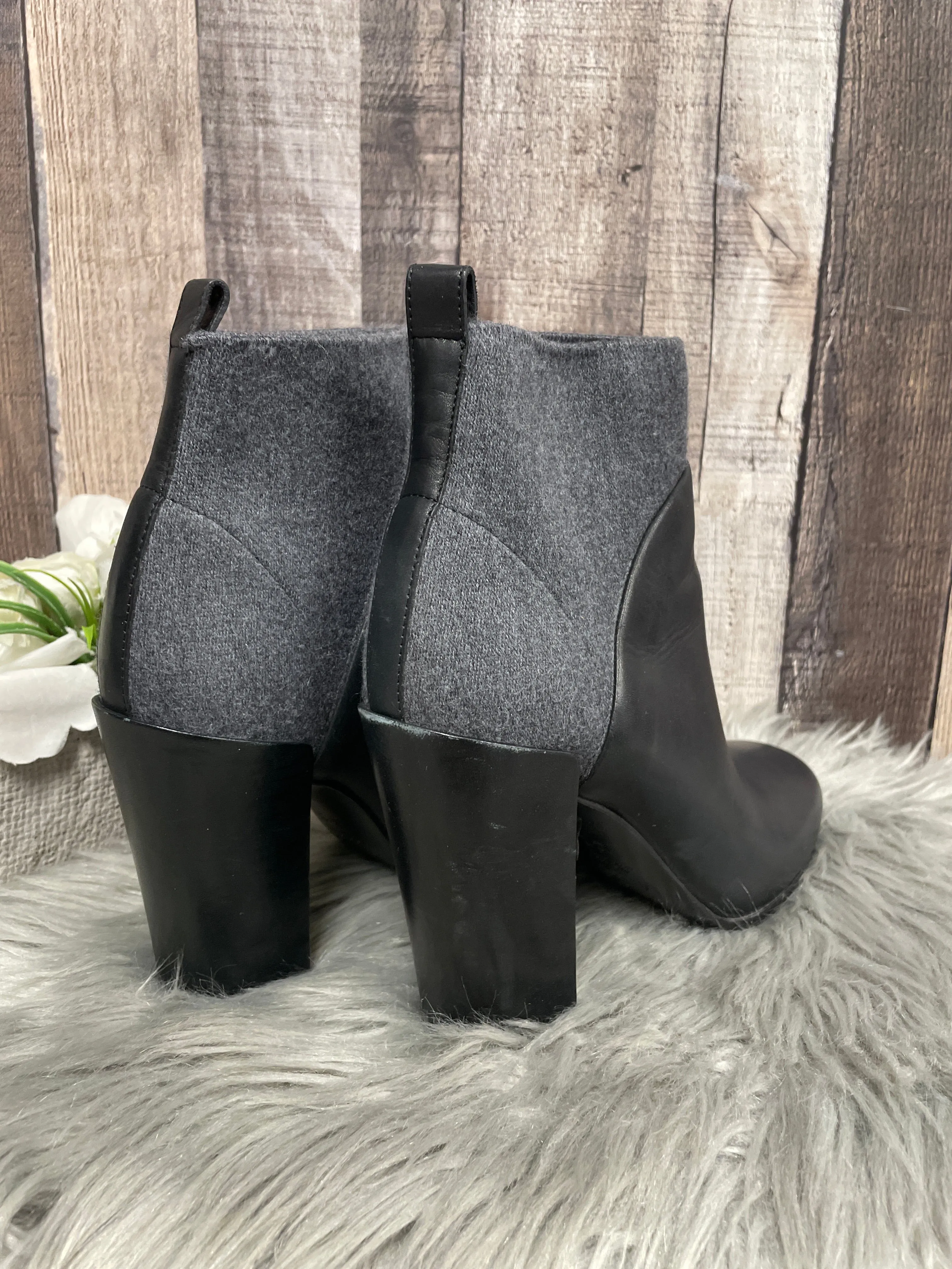 Stingray Boots Square Toe Boots Ankle Heels By Vince In Black, Size: 9