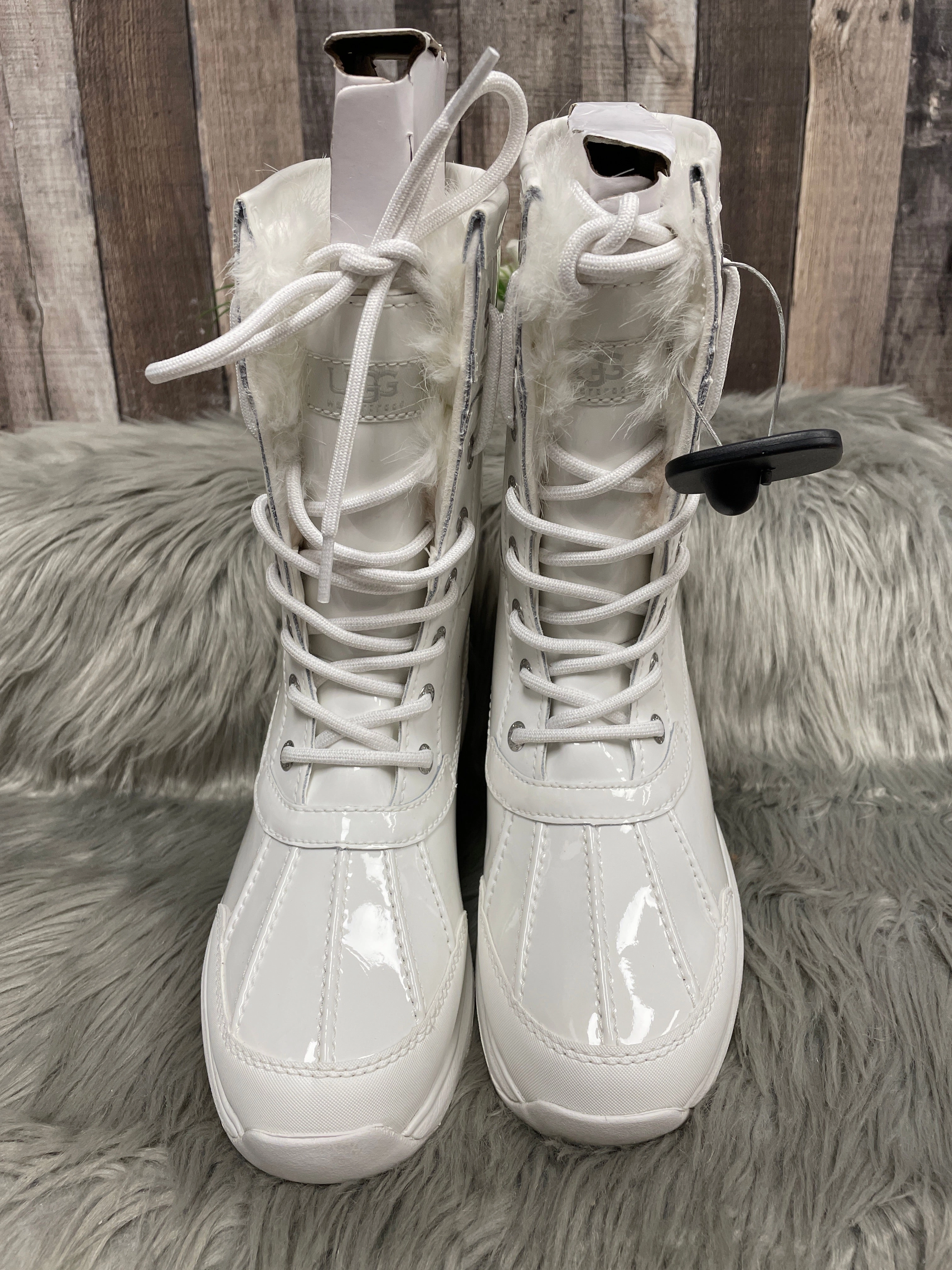 Boots Designer By Ugg In White, Size: 7 Hobnailed Boots