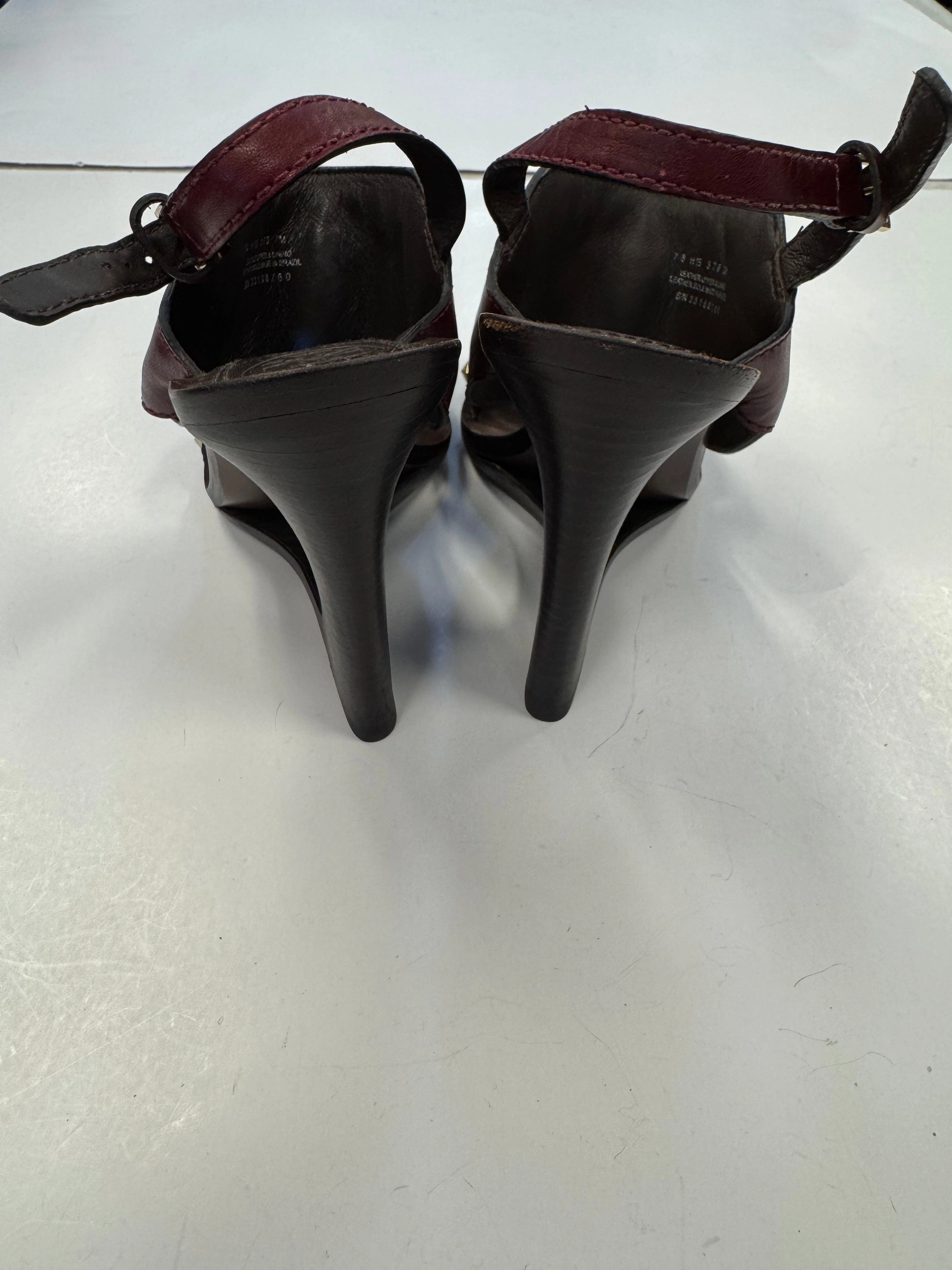 Shoes Designer By Tory Burch In Gold & Red, Size: 7 Casual Dress Shoes Jeans