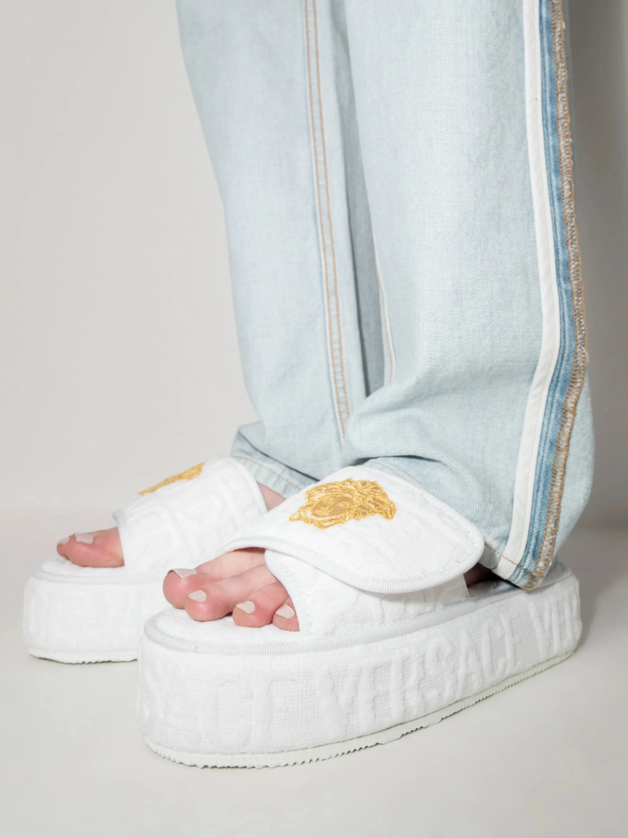 Casual Fall Medusa Head platform slippers