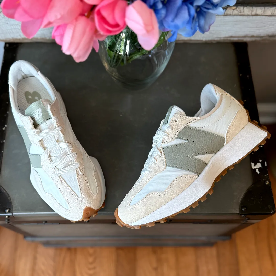 New Balance 327 Linen Sea Salt Olivine Women's New Balance 905