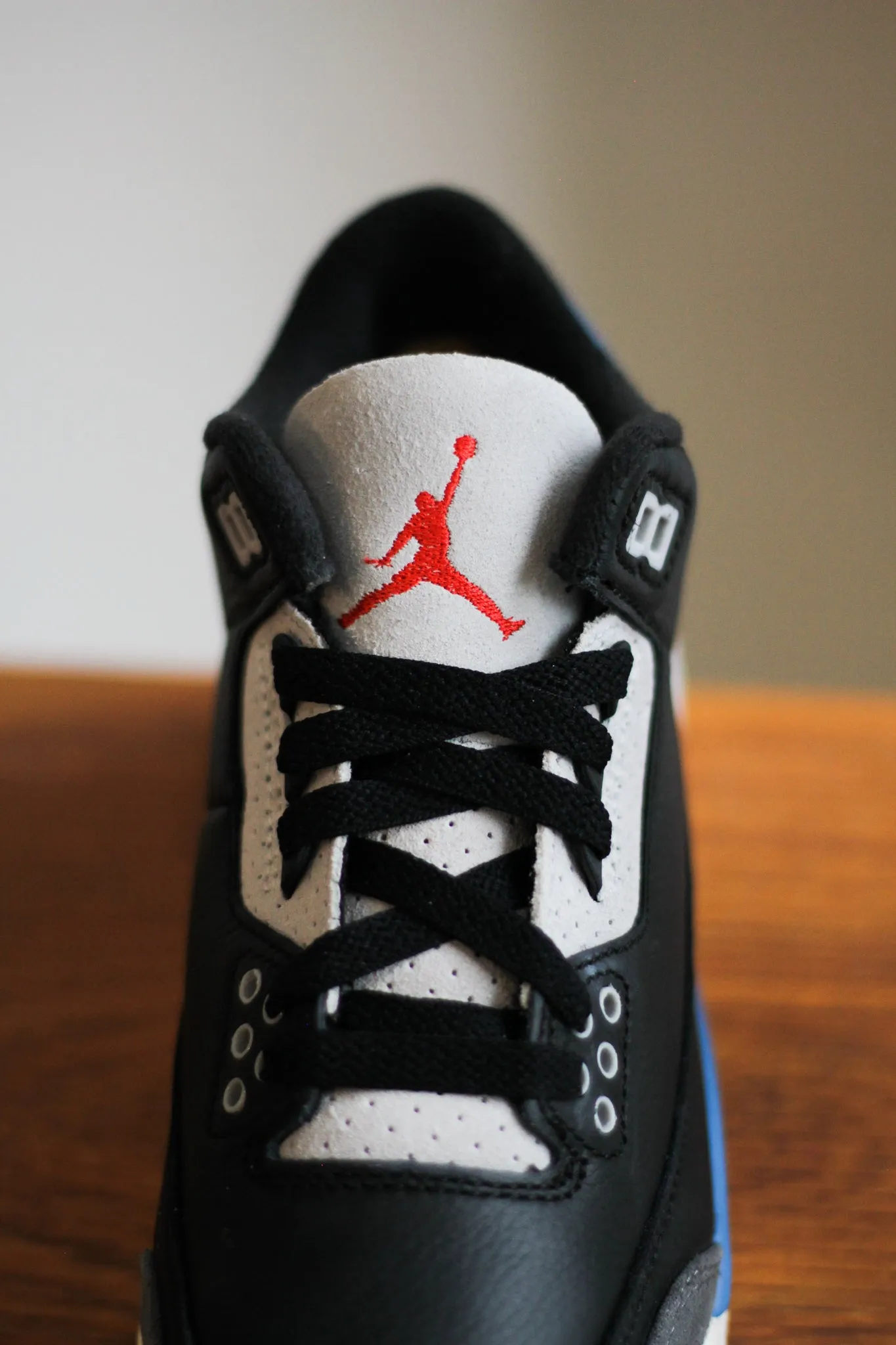 AIR JORDAN 3 RETRO (GS) "BLACK/CHILE RED-NEUTRAL GREY" 2000 Sneakers