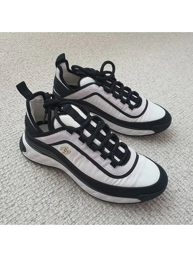 CC Logo Mixed Fiber Low Top Sneakers Black White Chanel Sneakers North Face