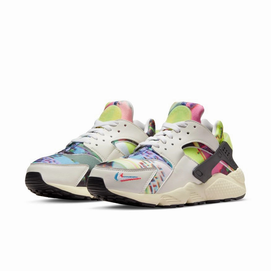 W Nike Air Huarache Pixel Game Nike High Top Shoes