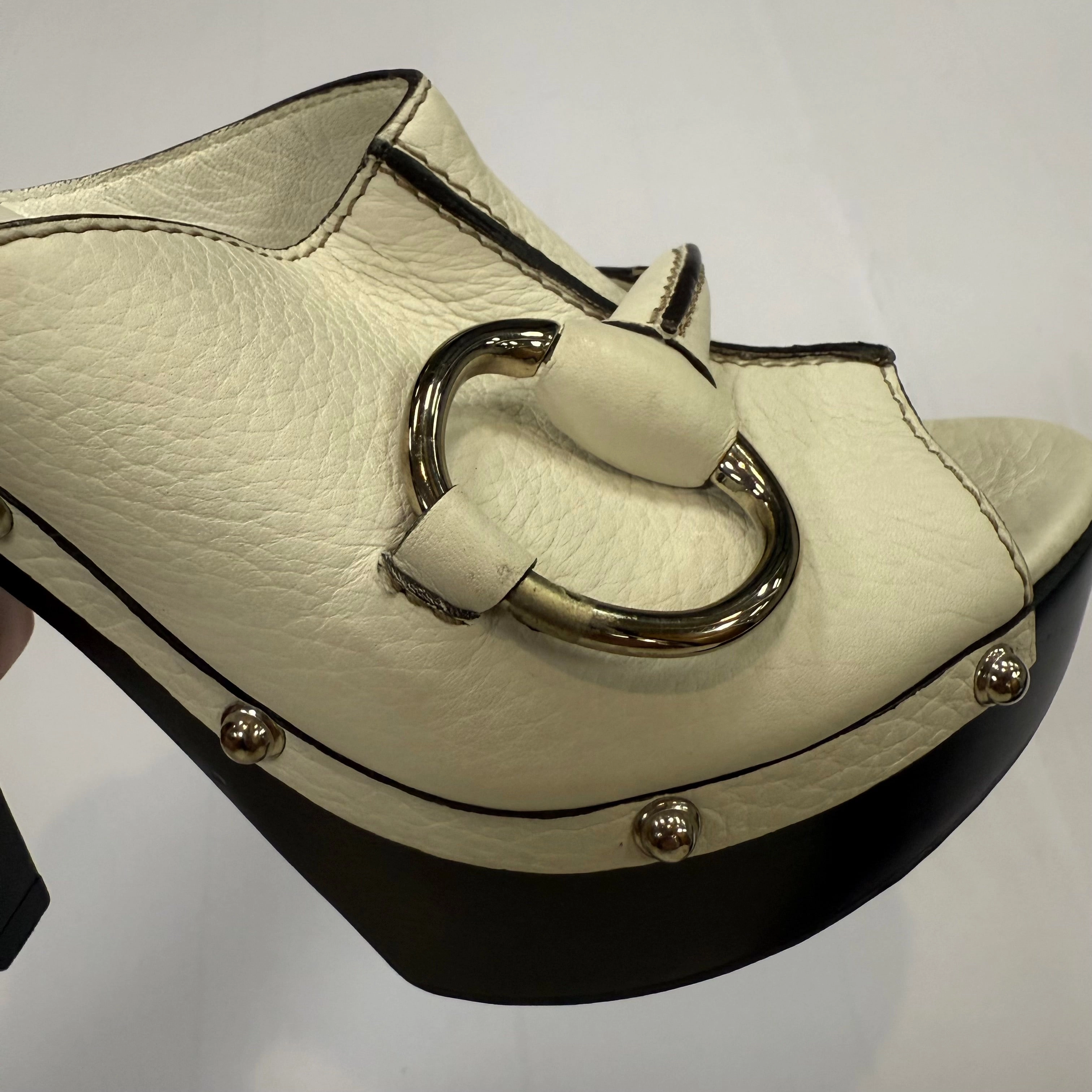 Shoes Luxury Designer By Gucci In White, Size: 9 Casual Bowling Shoes