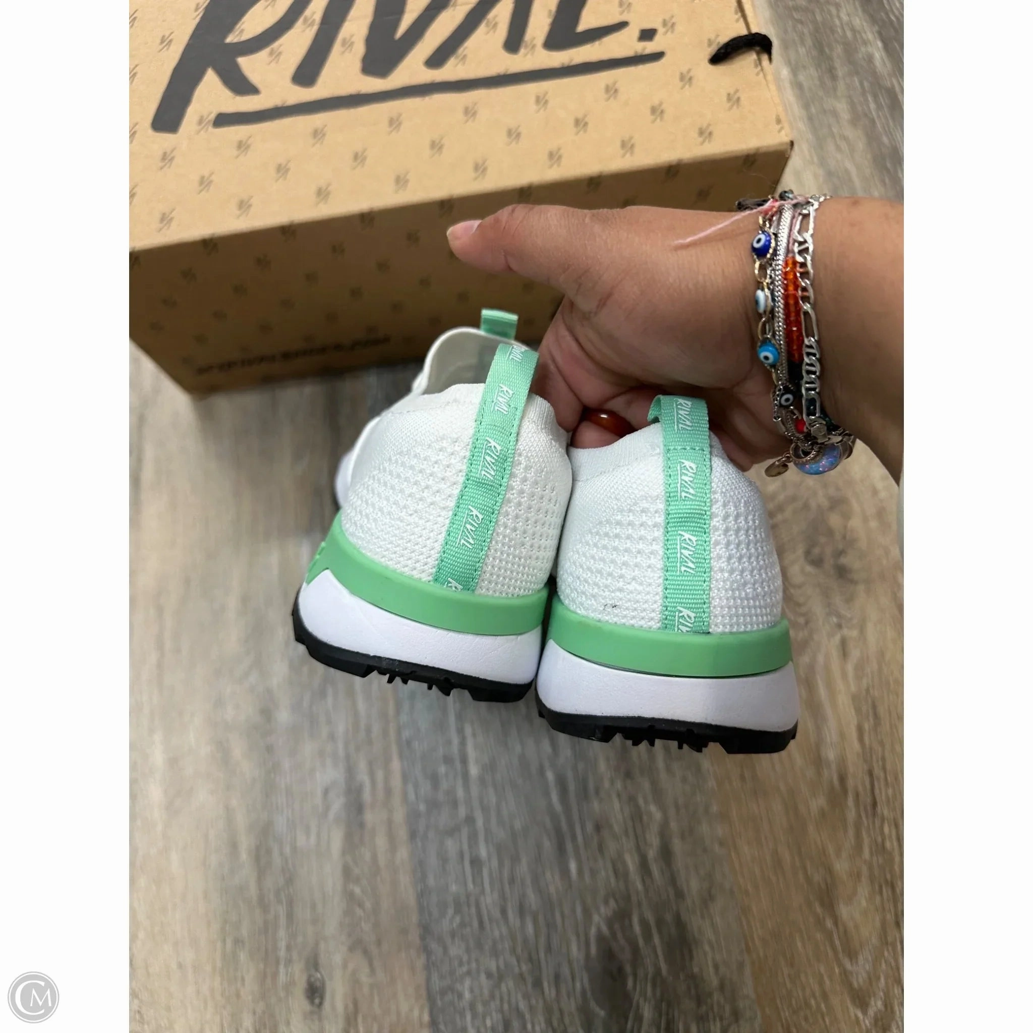 Air Max Terrascape 90 Casual Shoes Shoes Athletic By Rival In White, Size: 5.5