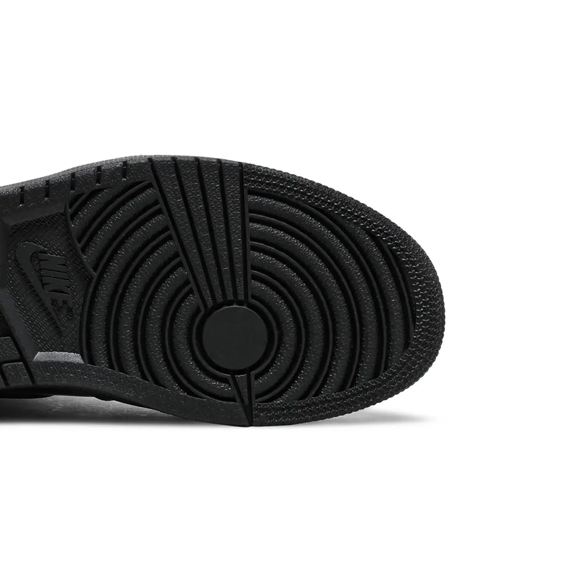 Casual Shoes To Wear With Joggers Air Jordan 1 High 'Black Metallic Gold'