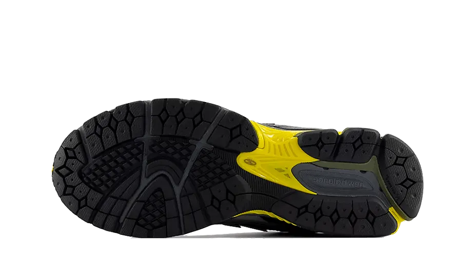 Women's New Balance Loafers New Balance 1906N Castlerock Black Yellow