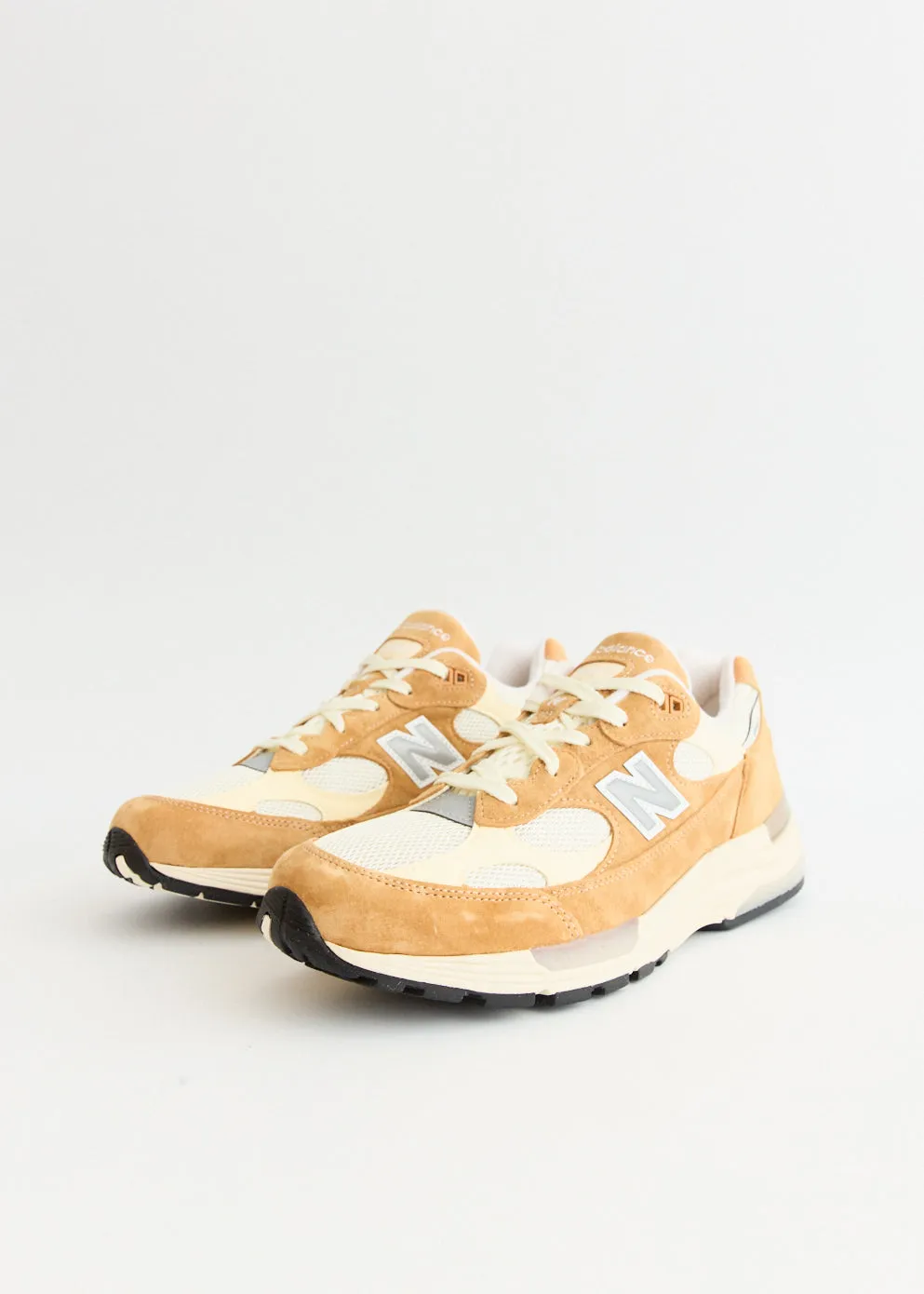 MADE in USA 992 'Sweet Caramel' Sneakers New Balance 9060 Ivory Cream