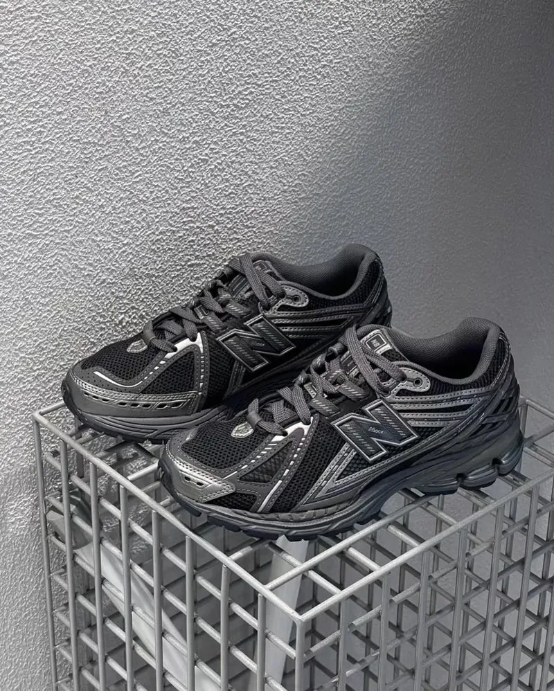 New Balance 1906  All White New Balance Womens