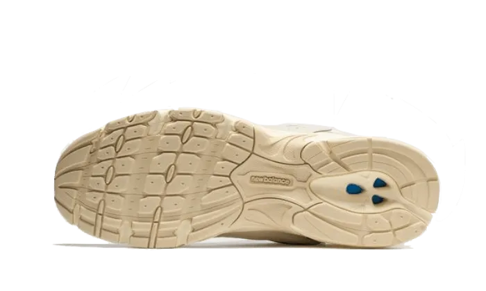 New Balance 530 Beige Angora New Balance 410 V6