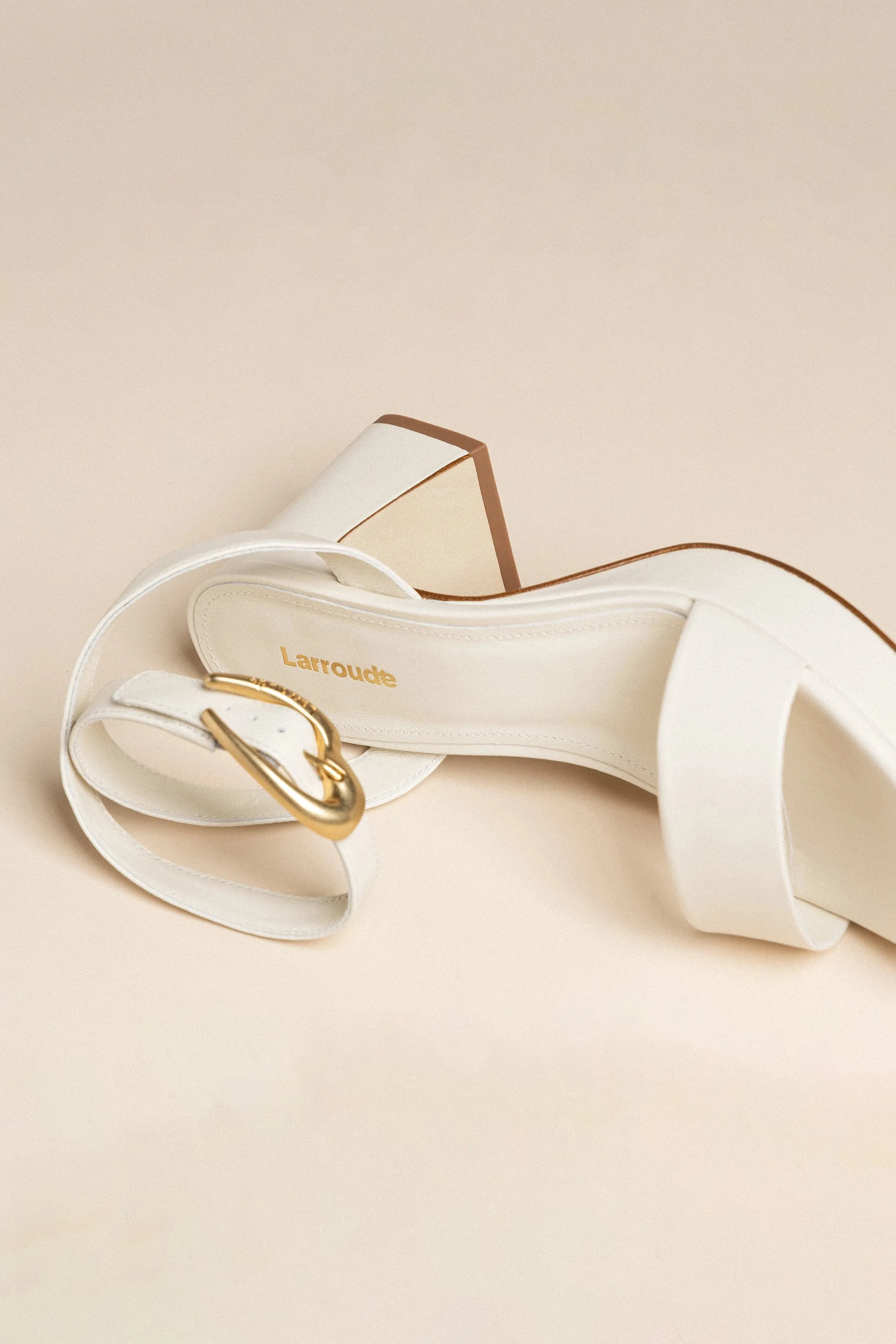Casu Shoes Dolly Verona Low Sandal In Ivory Leather