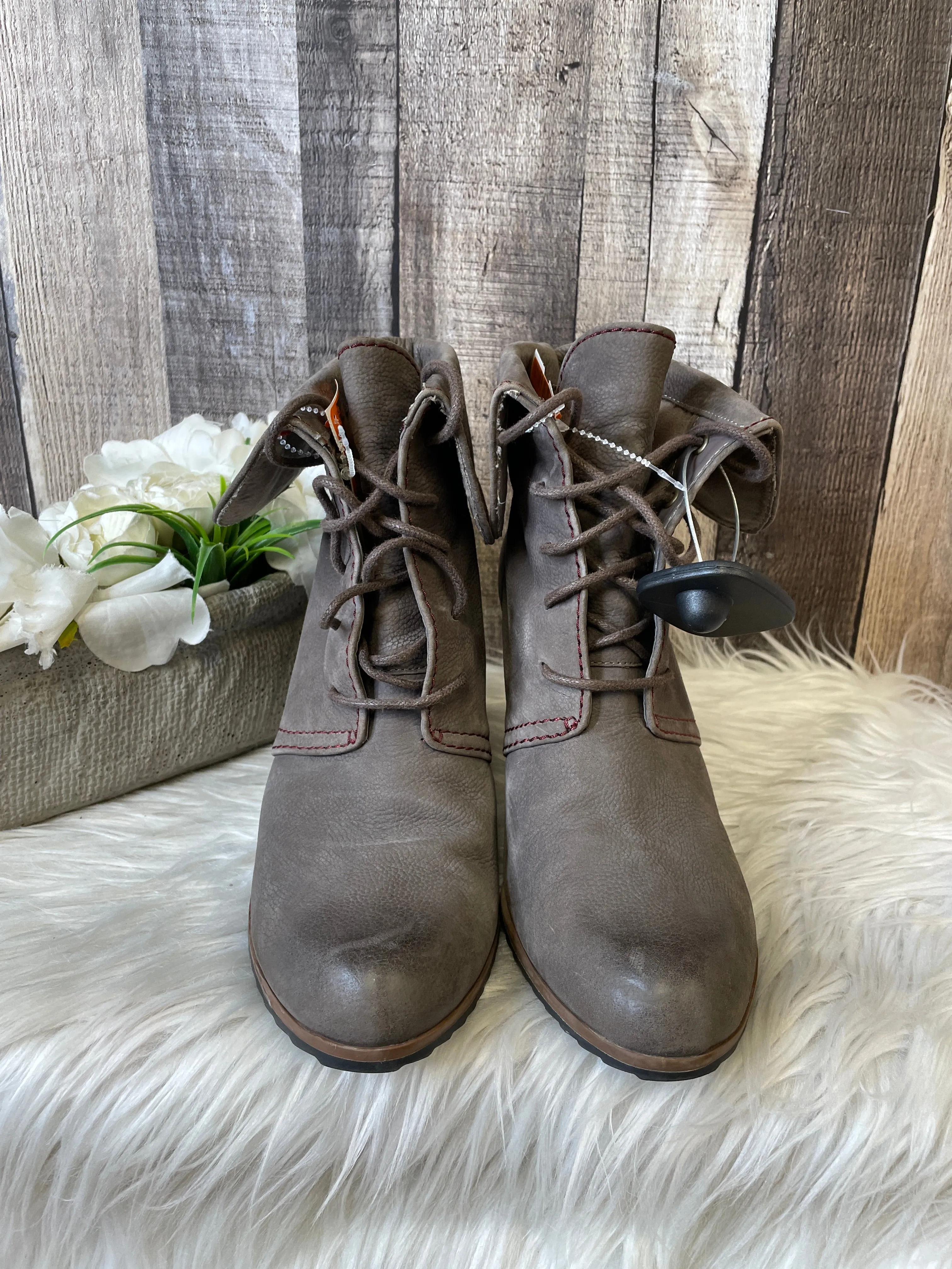 Alaska Boots Boots Ankle Heels By Cme  Size: 8