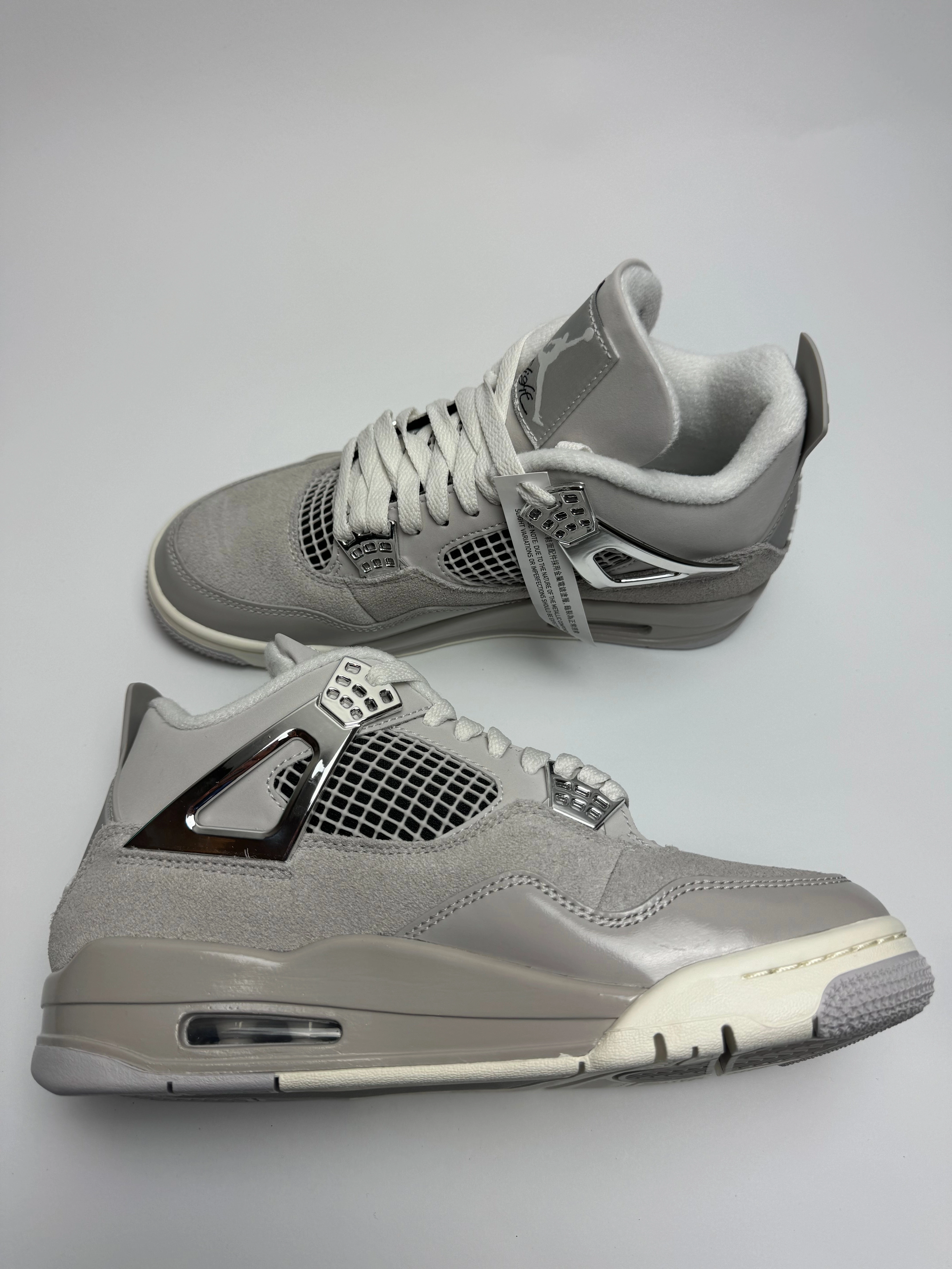 Air Jordan 4 "Frozen Moments" Design Sneakers