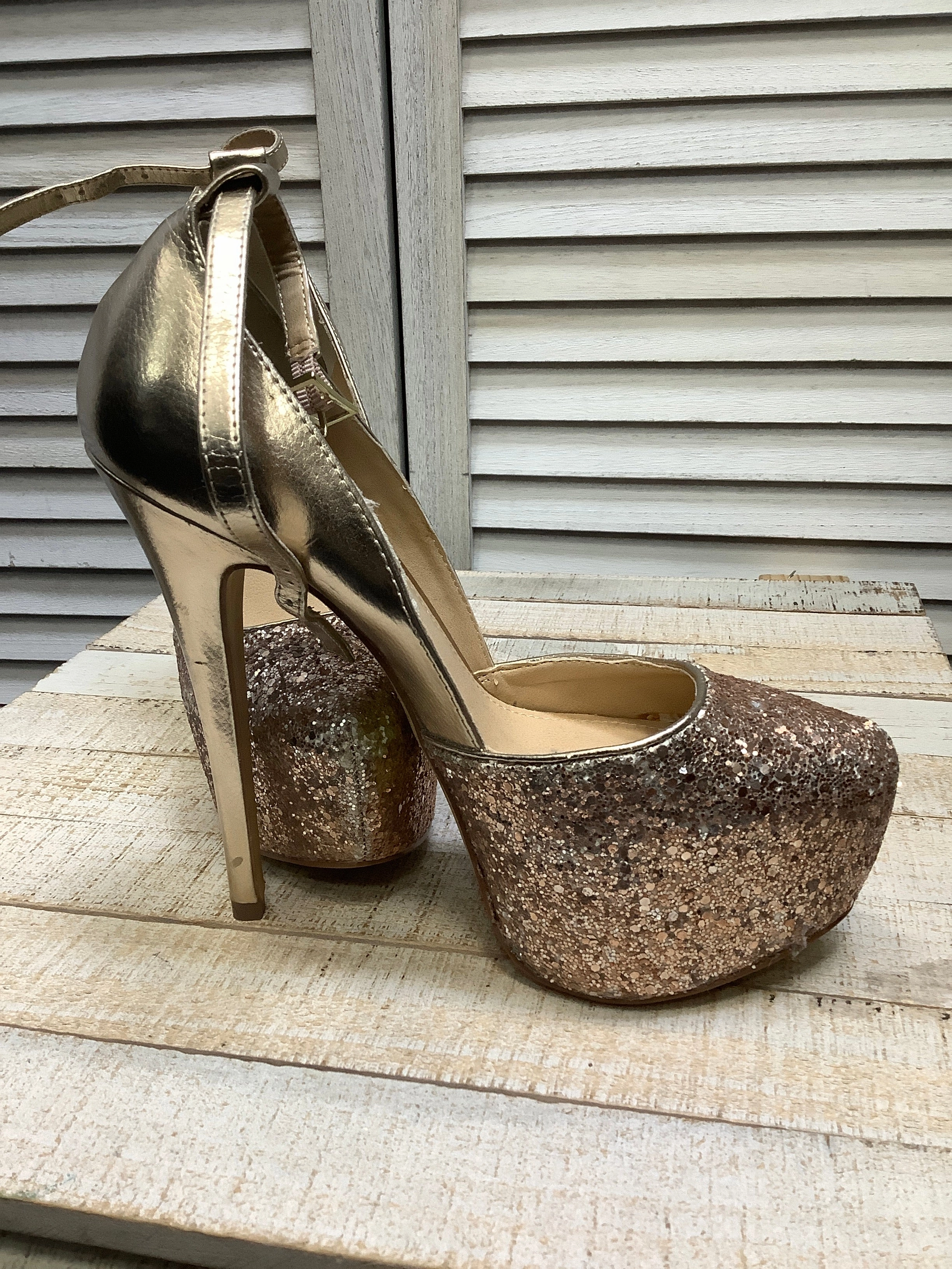 Shoes Heels Stiletto By Steve Madden In Gold, Size: 7.5 Casual Shoes Images