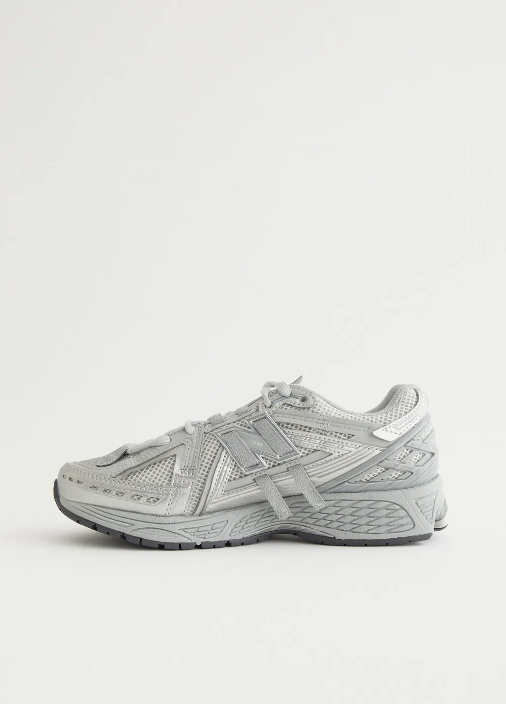 1906A 'Silver Metallic' Sneakers Casual Shoes Gq