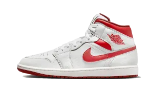 Bowling Sneakers Air Jordan 1 Mid Dune Red