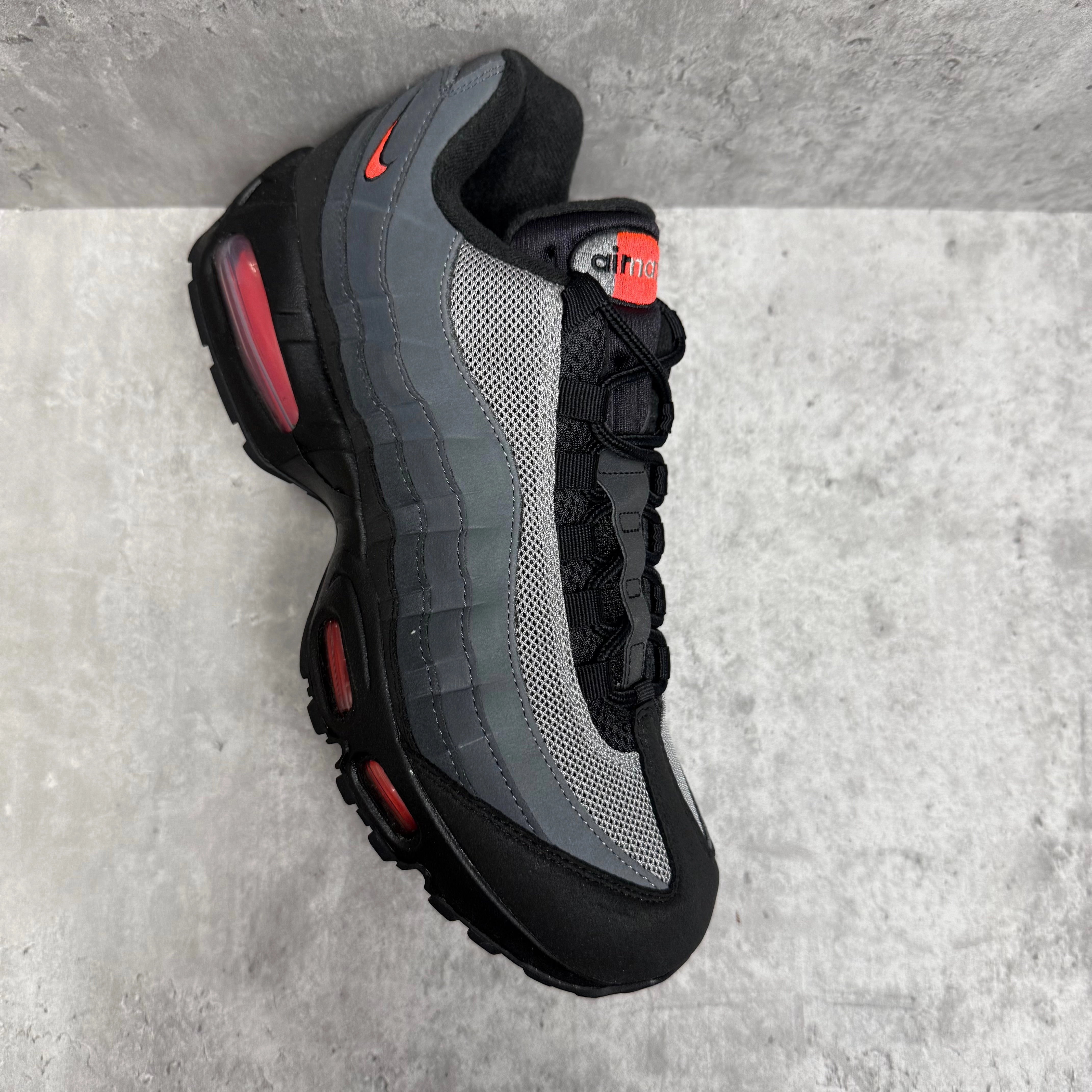 Nike Airmax 95 Bright Crimson Nike Safari Shoes