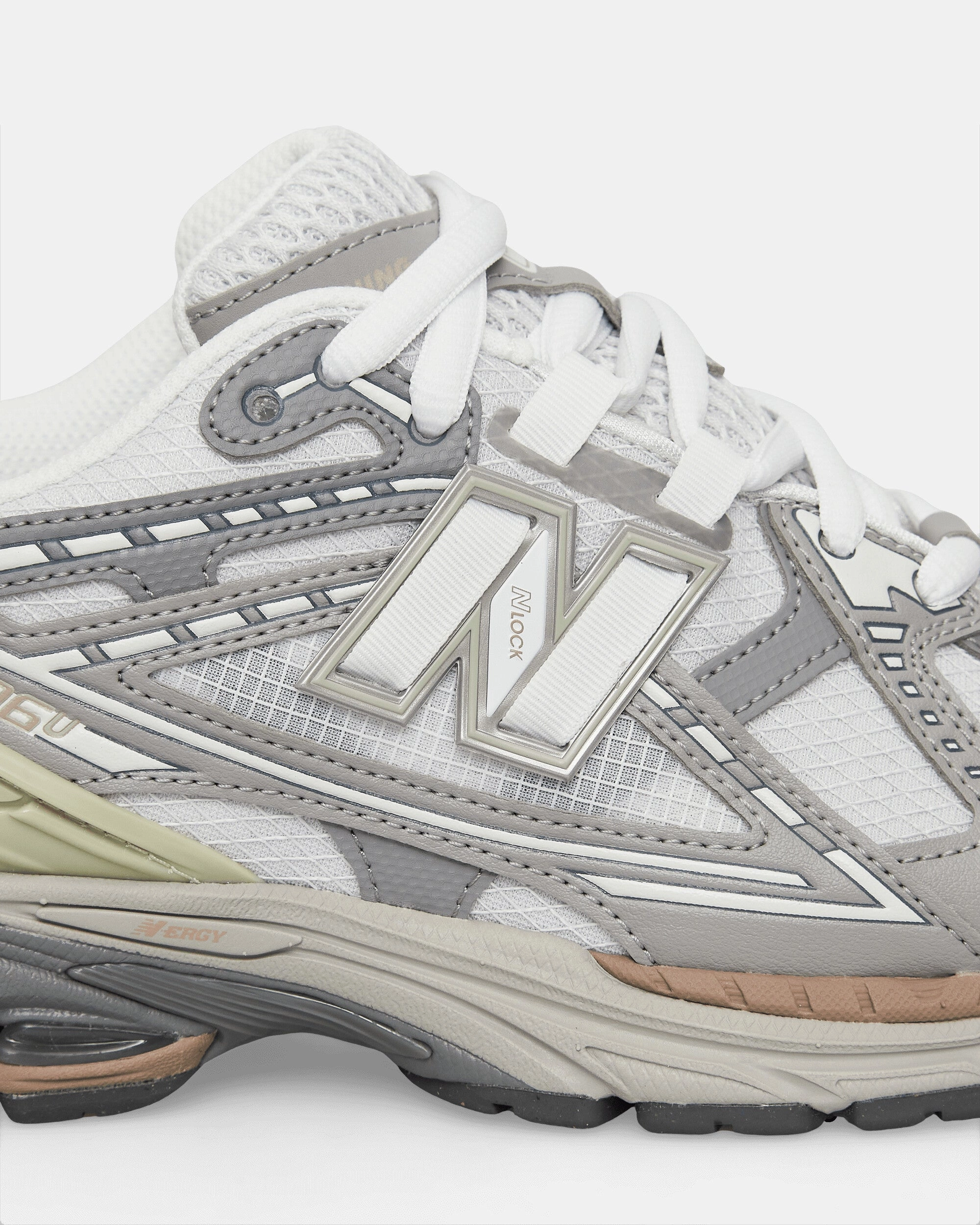 1906 Utility Sneakers Team Away Grey / Olivine / Grey Matter New Balance Sea Salt 550