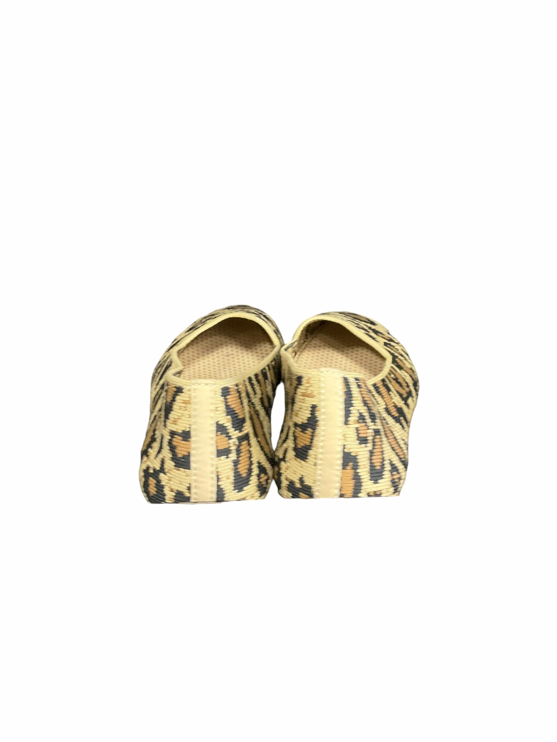 Shoes Flats By Skechers In Animal Print, Size: 6 Stretchy Flat Shoes