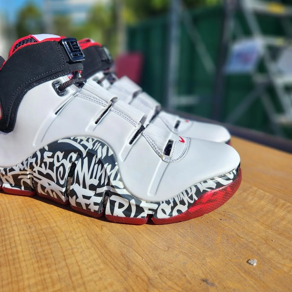 Custom Nike Shoe Maker ZOOM LEBRON IV 'Graffiti"