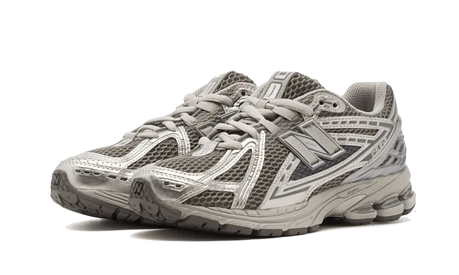 New Balance 1906R Harbor Grey New Balance 9060 Rose Sugar