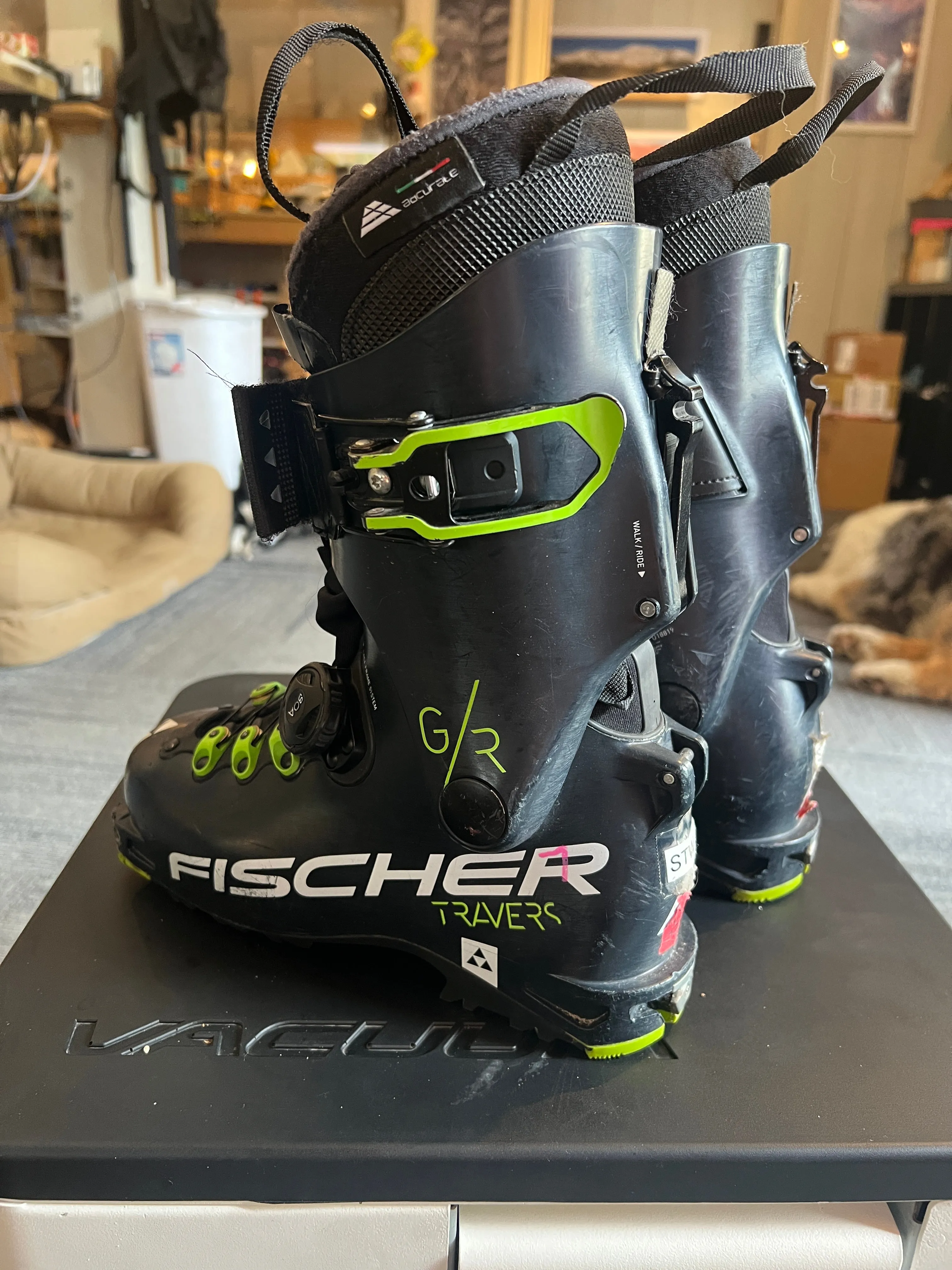 Wonder Woman Boots Fischer Travers GR 24.5 Ski Boot 24/25 Demo Fleet #STW7