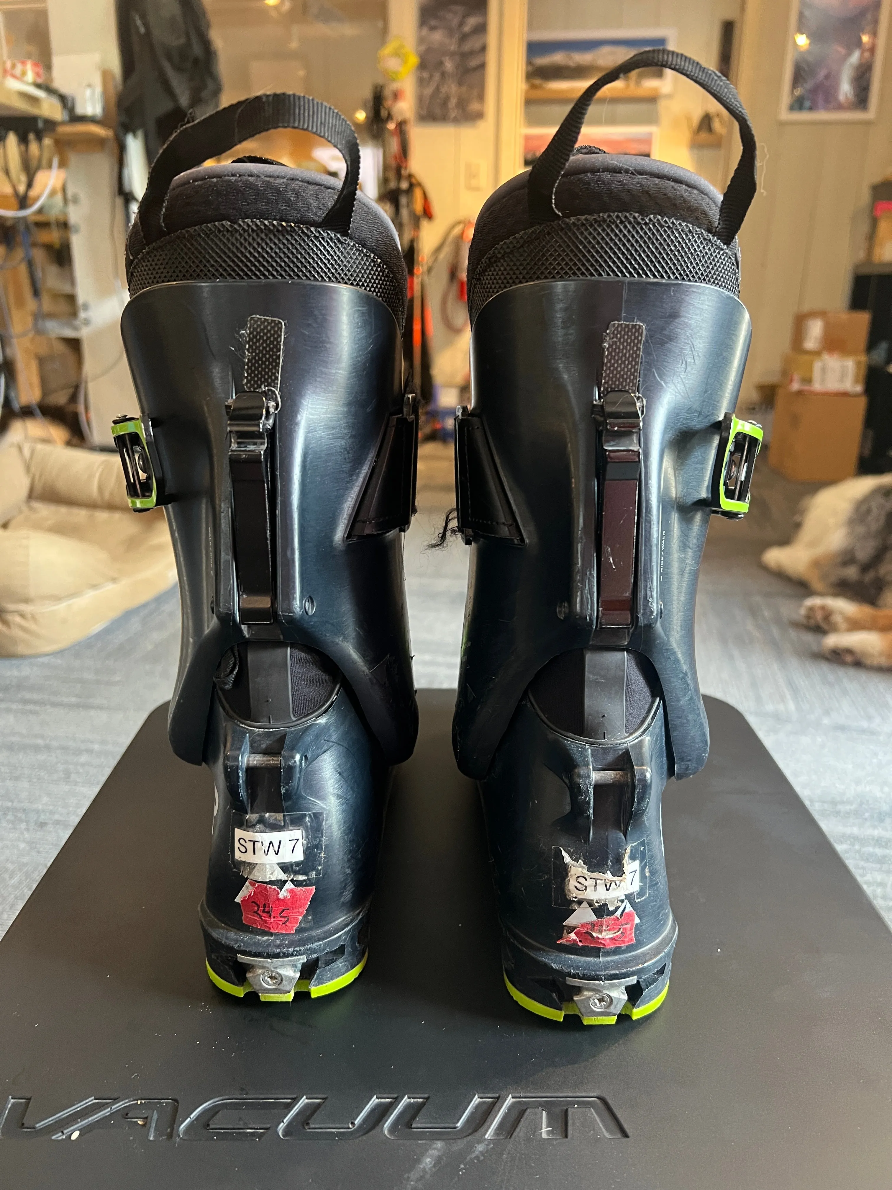 Fischer Travers GR 24.5 Ski Boot 24/25 Demo Fleet #STW7 Glitter Cowboy Boots