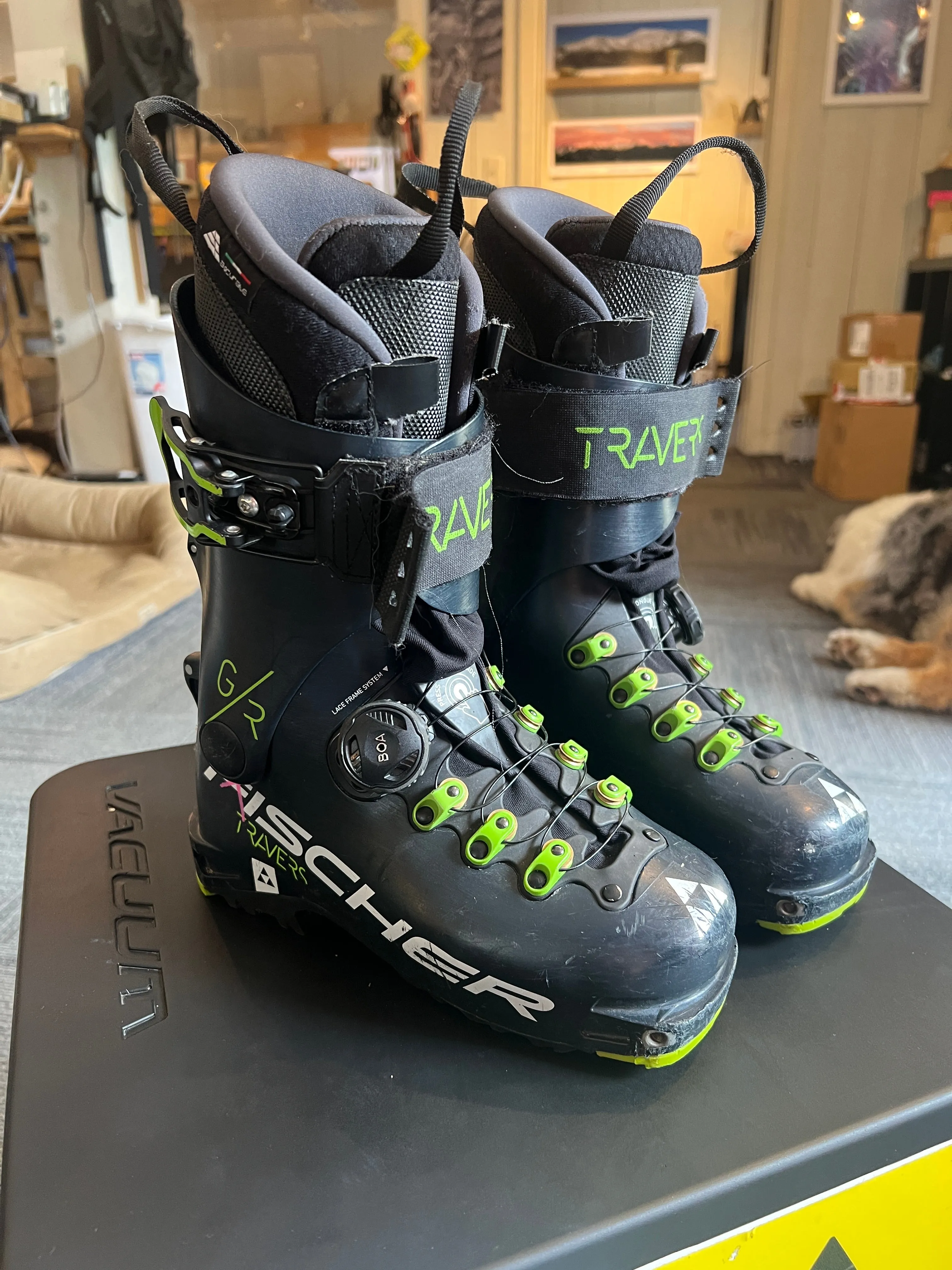 Fischer Travers GR 24.5 Ski Boot 24/25 Demo Fleet #STW7 Durable Work Boots