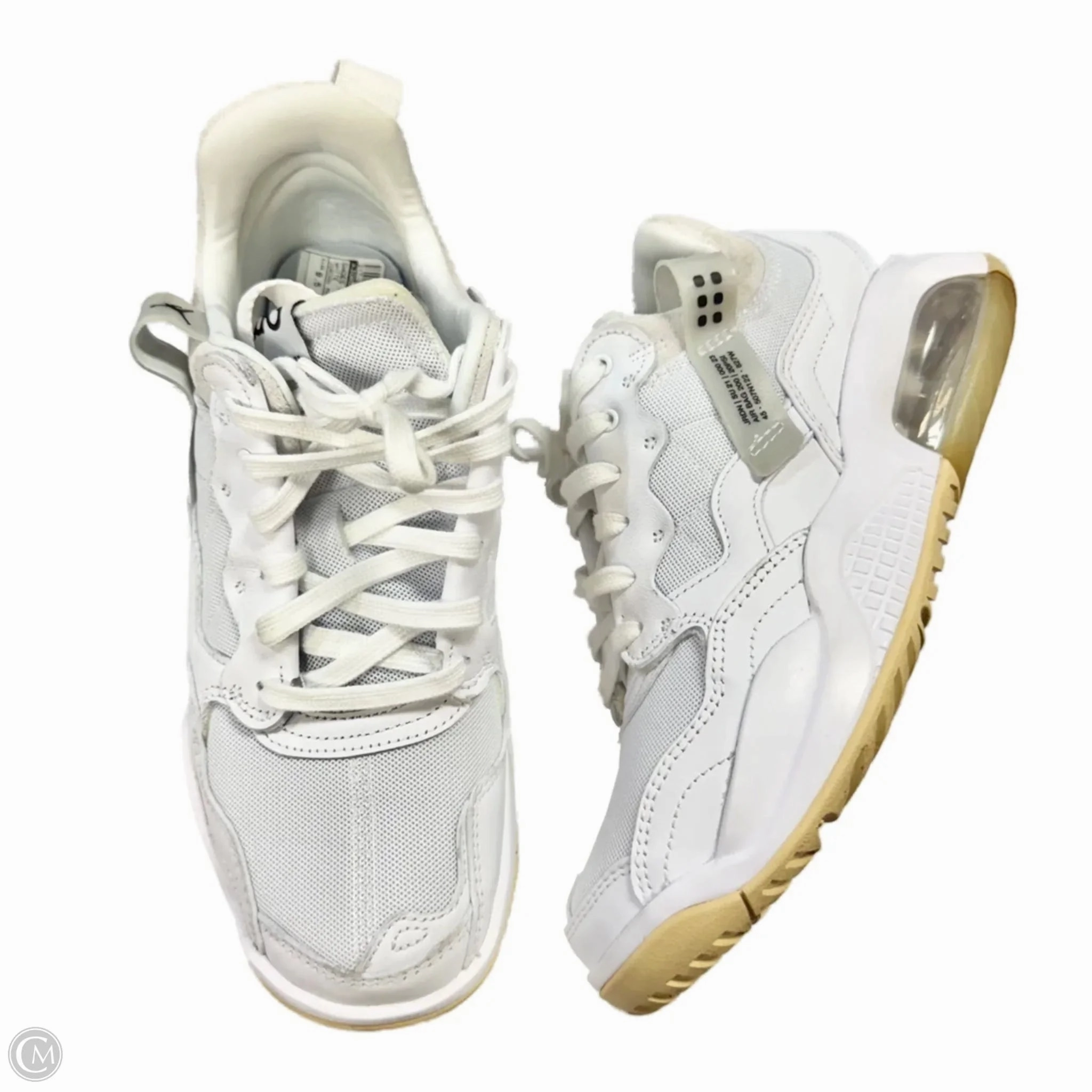 Shoes Luxury Designer By Jordan In White, Size: 9.5 Sneakers For Shin Splints