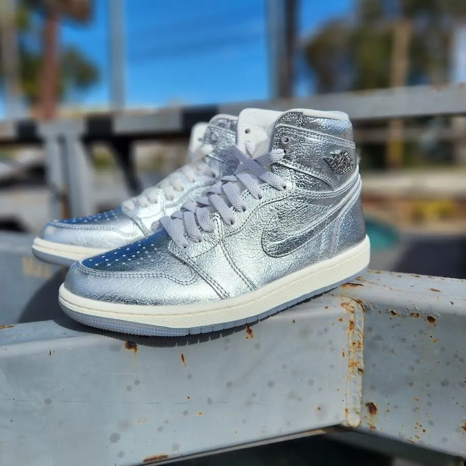 Comfortable Business Casual Walking Shoes WMNS AIR JORDAN 1 RETRO 'COLD PIZZA'