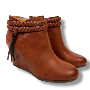 Jim Green Boots Boots Ankle Flats By CMF In Bronze, Size: 5.5